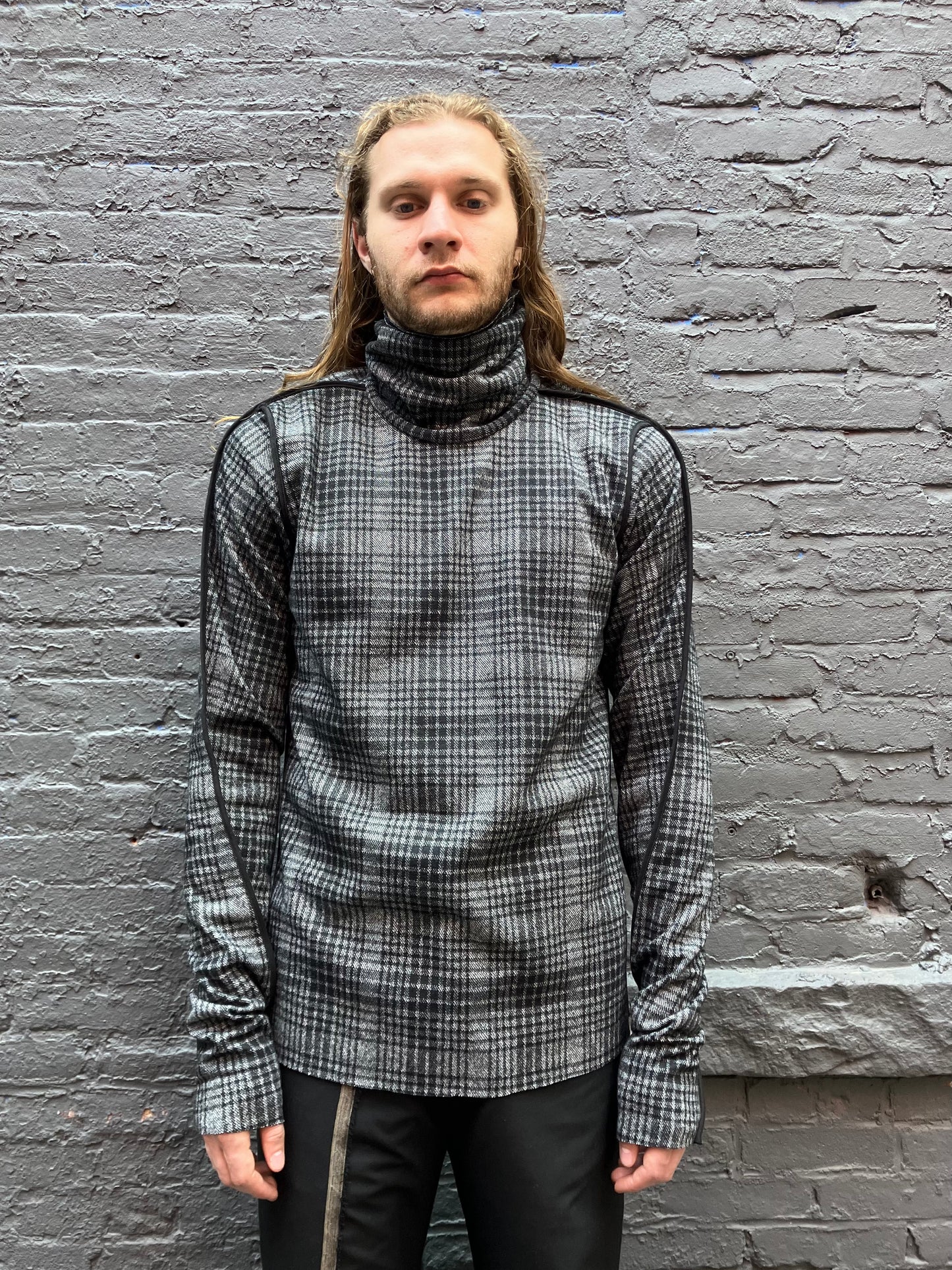 FW23 || HIGH NECK REVERSIBLE FAULTED SHOULDER TOP || GREY + BLACK PLAID