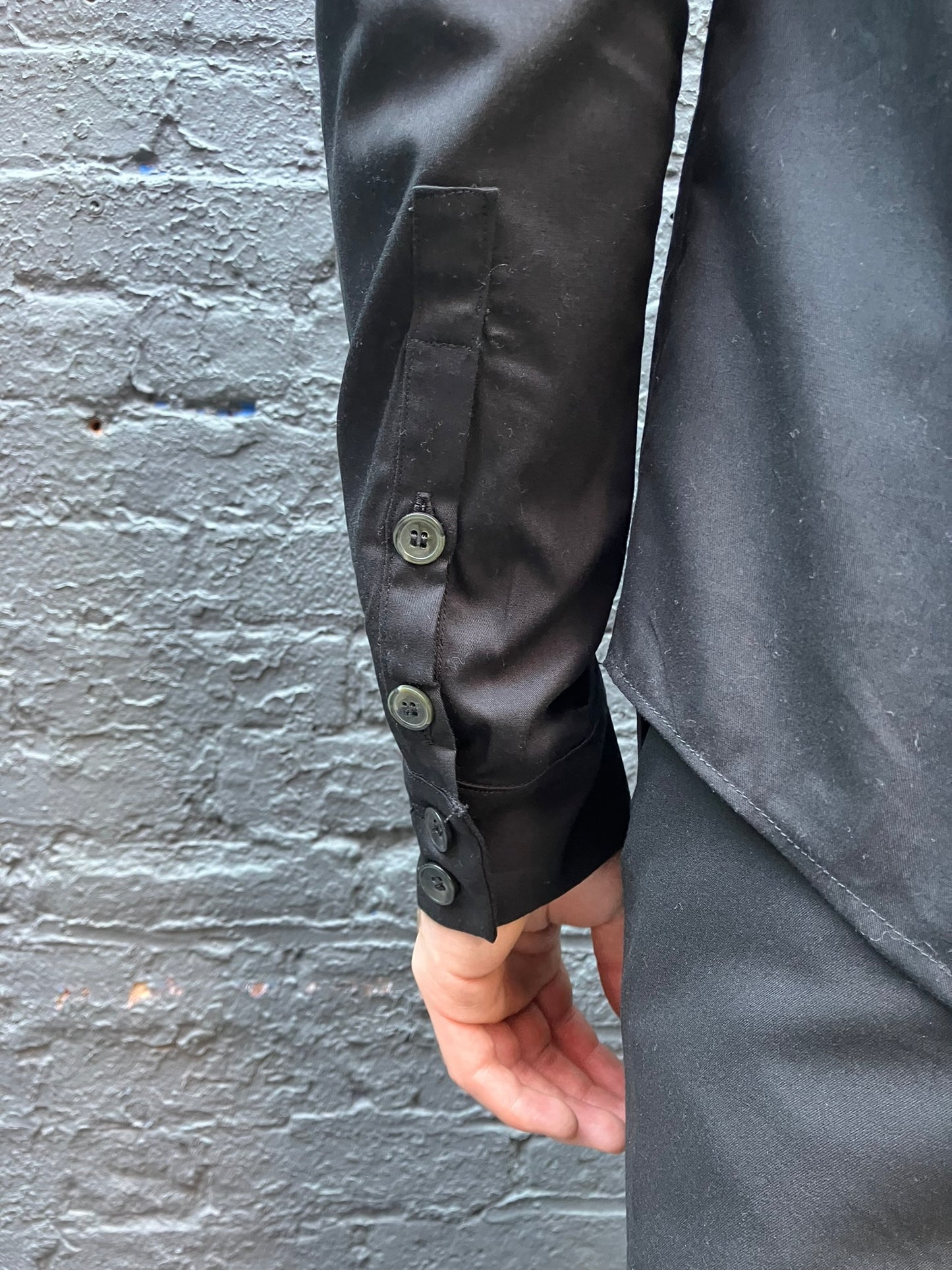FW23 || ROMANTIC FRONT ROSES DRESS SHIRT || 100% COTTON - BLACK