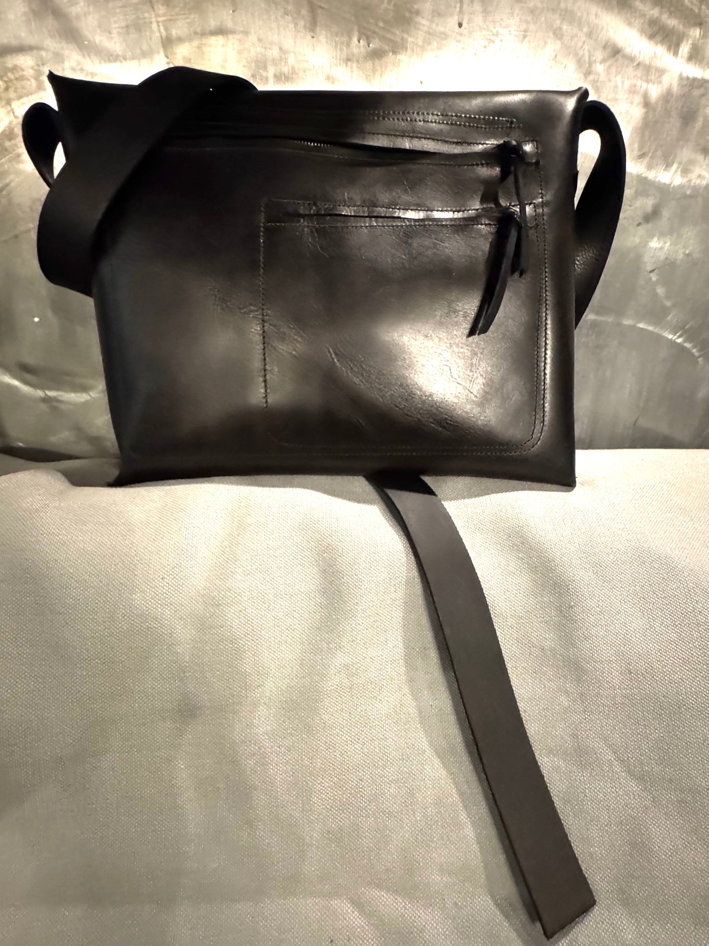 ZB- BG || POLIS - CLASSIC || BLACK || COWHIDE + BISON