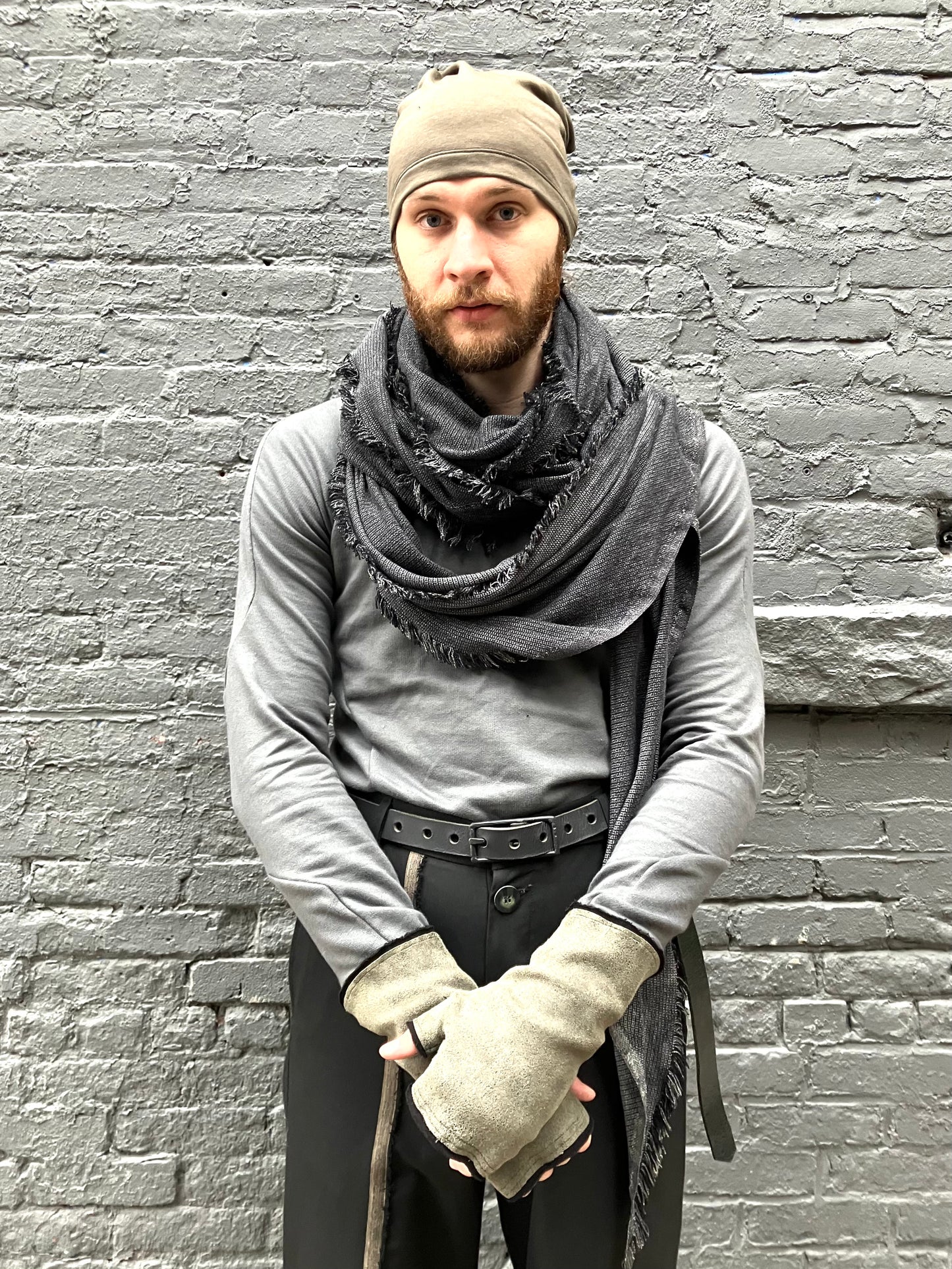 FW23 || SHORT FINGERLESS GAUNTLETS || LEATHER + KNIT - DARK GREEN