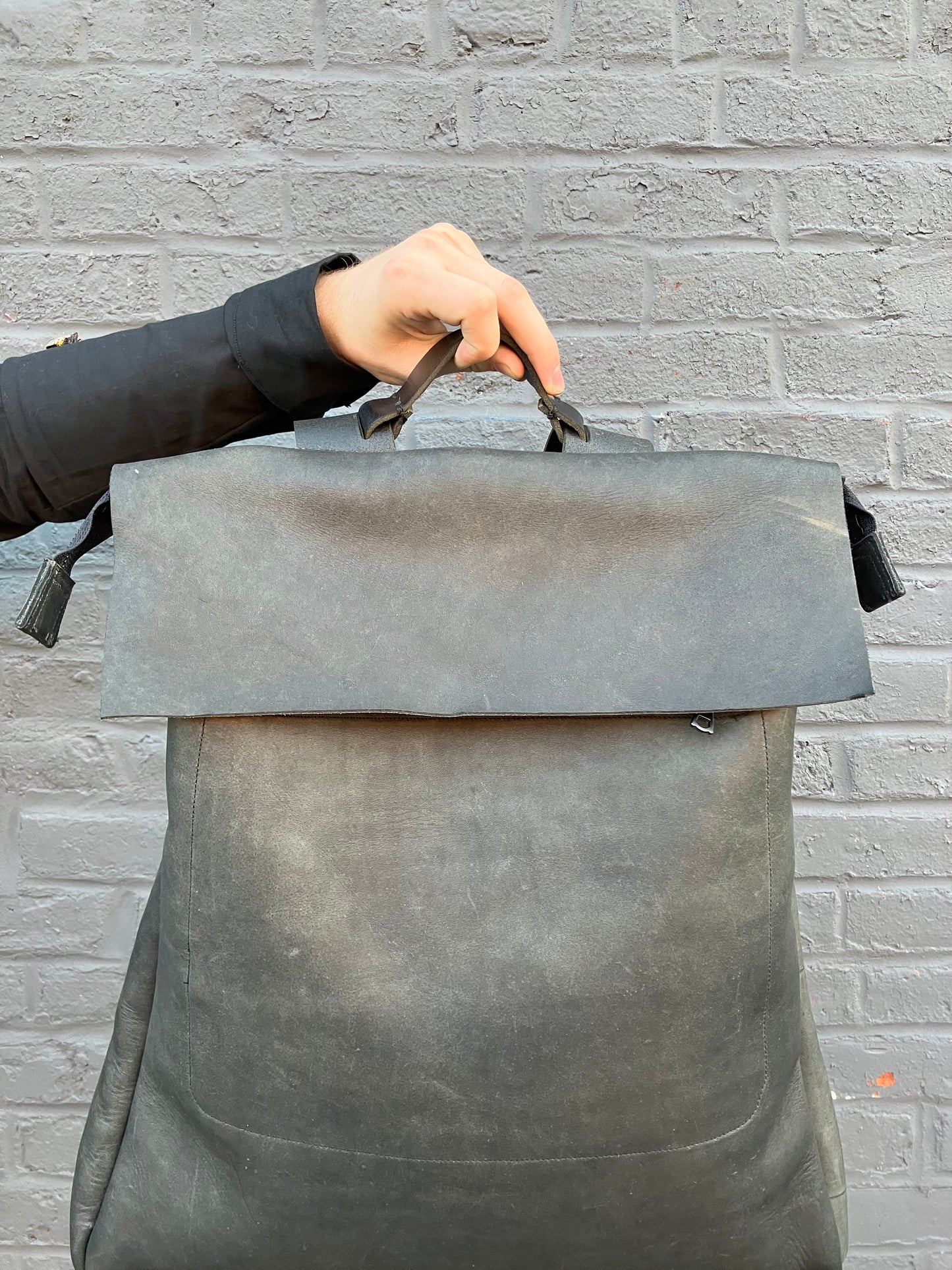 FW23 || SLIM PROFILE BACKPACK || MATTE HORSEHIDE BLACK