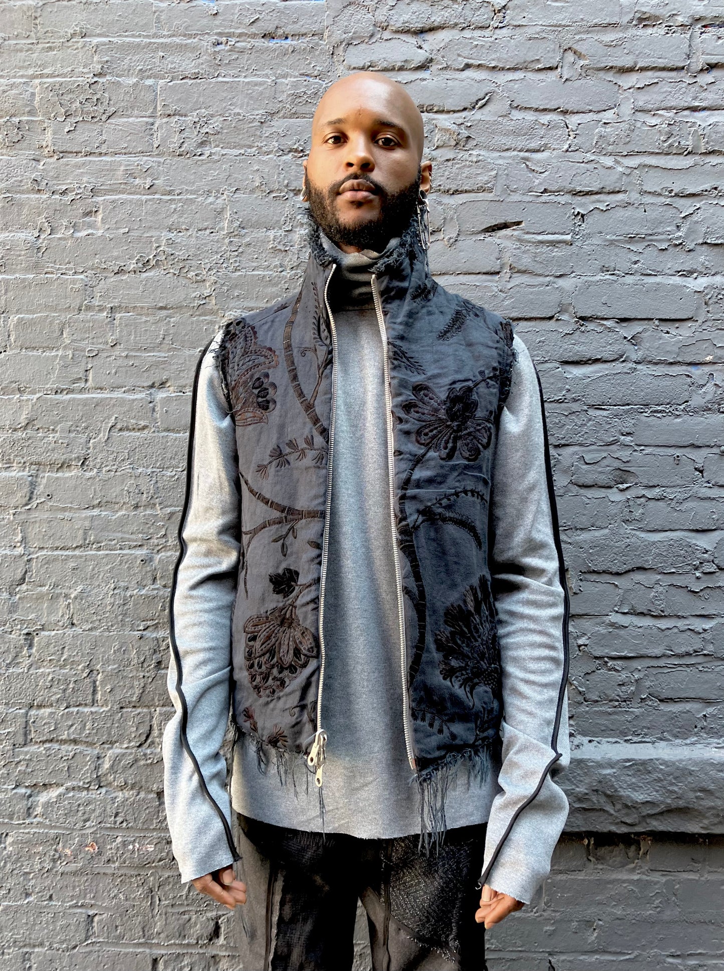 FW23|| REVERSIBLE ARC VEST || FABRIC EDITION - CLASSIC BLACK
