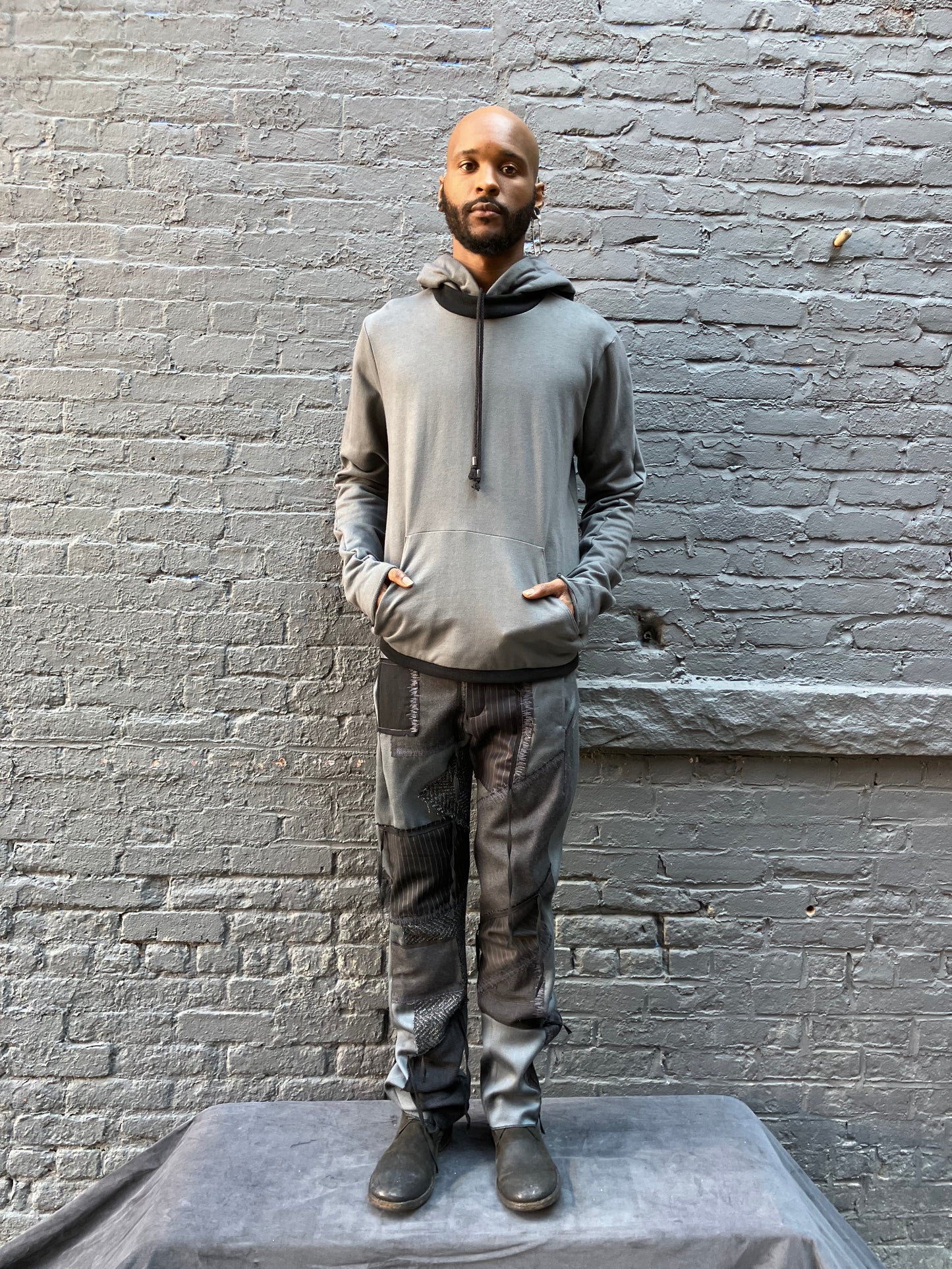FW23 || FAULTED SHOULDER HOODIE || GREY