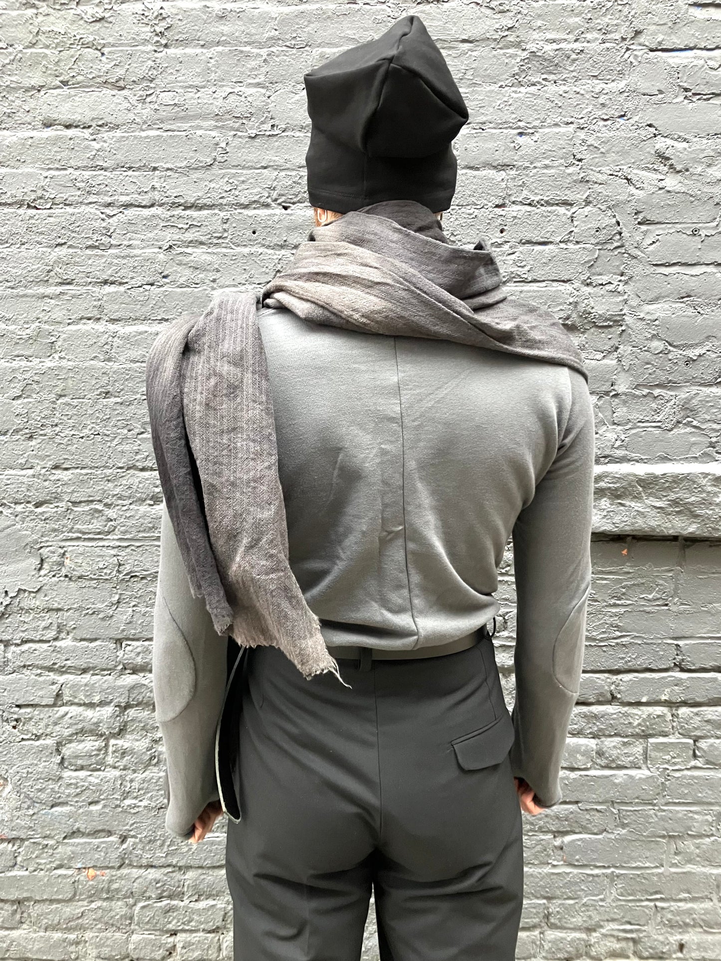 FW23 || RIDGE SCARF || BLACK WOOL