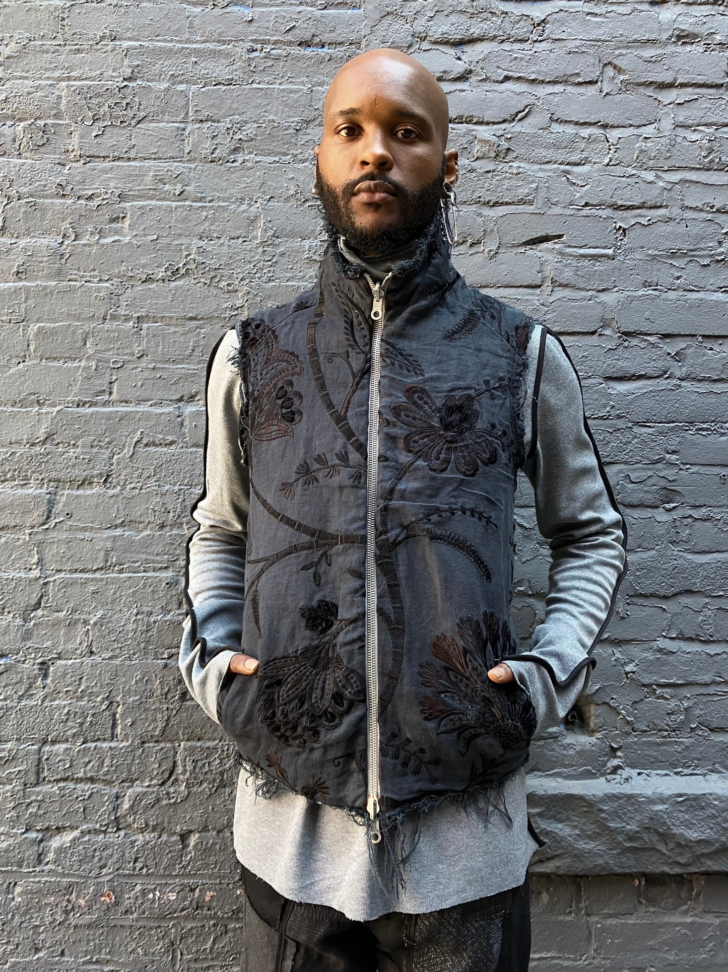 FW23|| REVERSIBLE ARC VEST || FABRIC EDITION - CLASSIC BLACK