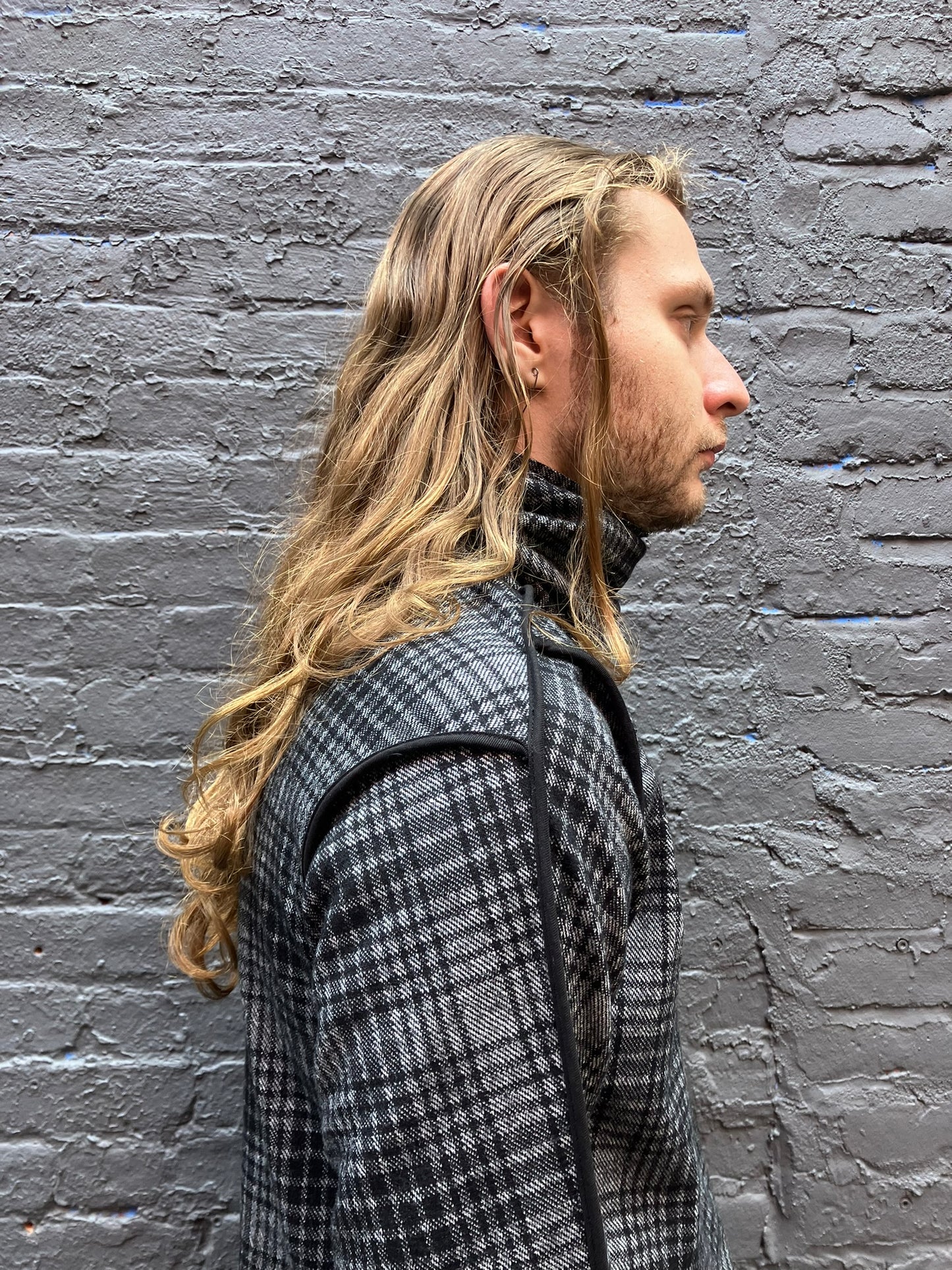 FW23 || HIGH NECK REVERSIBLE FAULTED SHOULDER TOP || GREY + BLACK PLAID