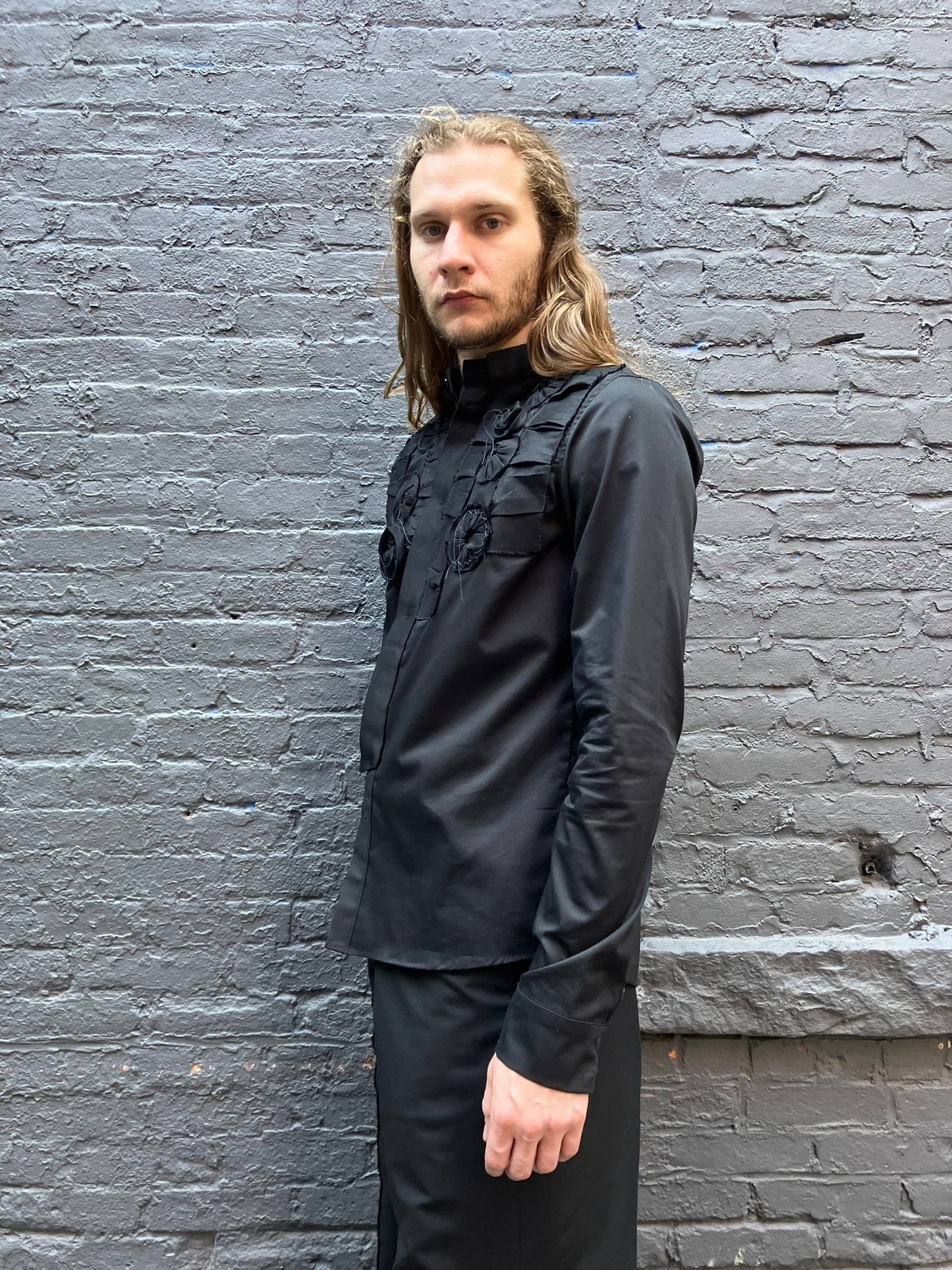 FW23 || ROMANTIC FRONT ROSES DRESS SHIRT || 100% COTTON - BLACK