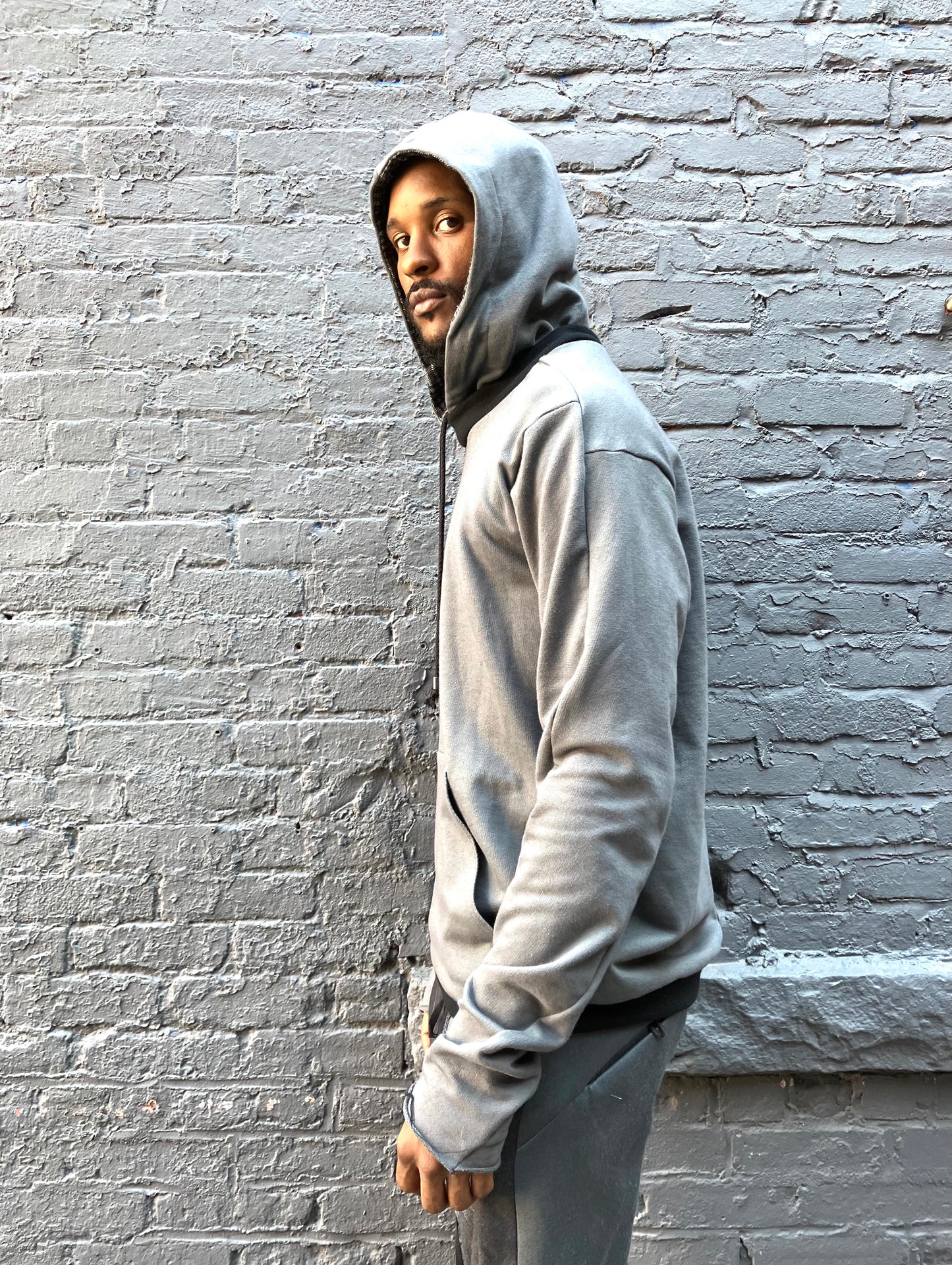 FW23 || FAULTED SHOULDER HOODIE || GREY