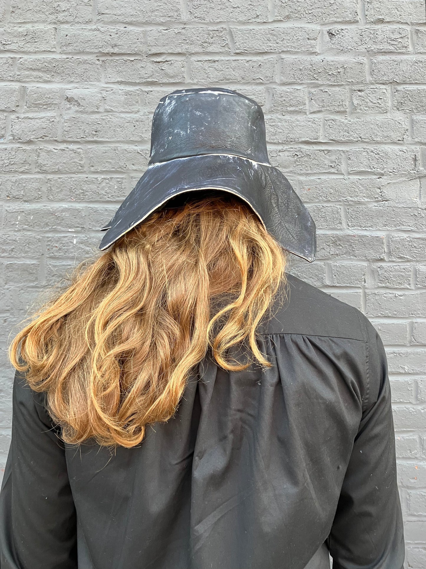 FW23 || SQUARE BRIM BUCKET HAT || MOONSTAR BLACK