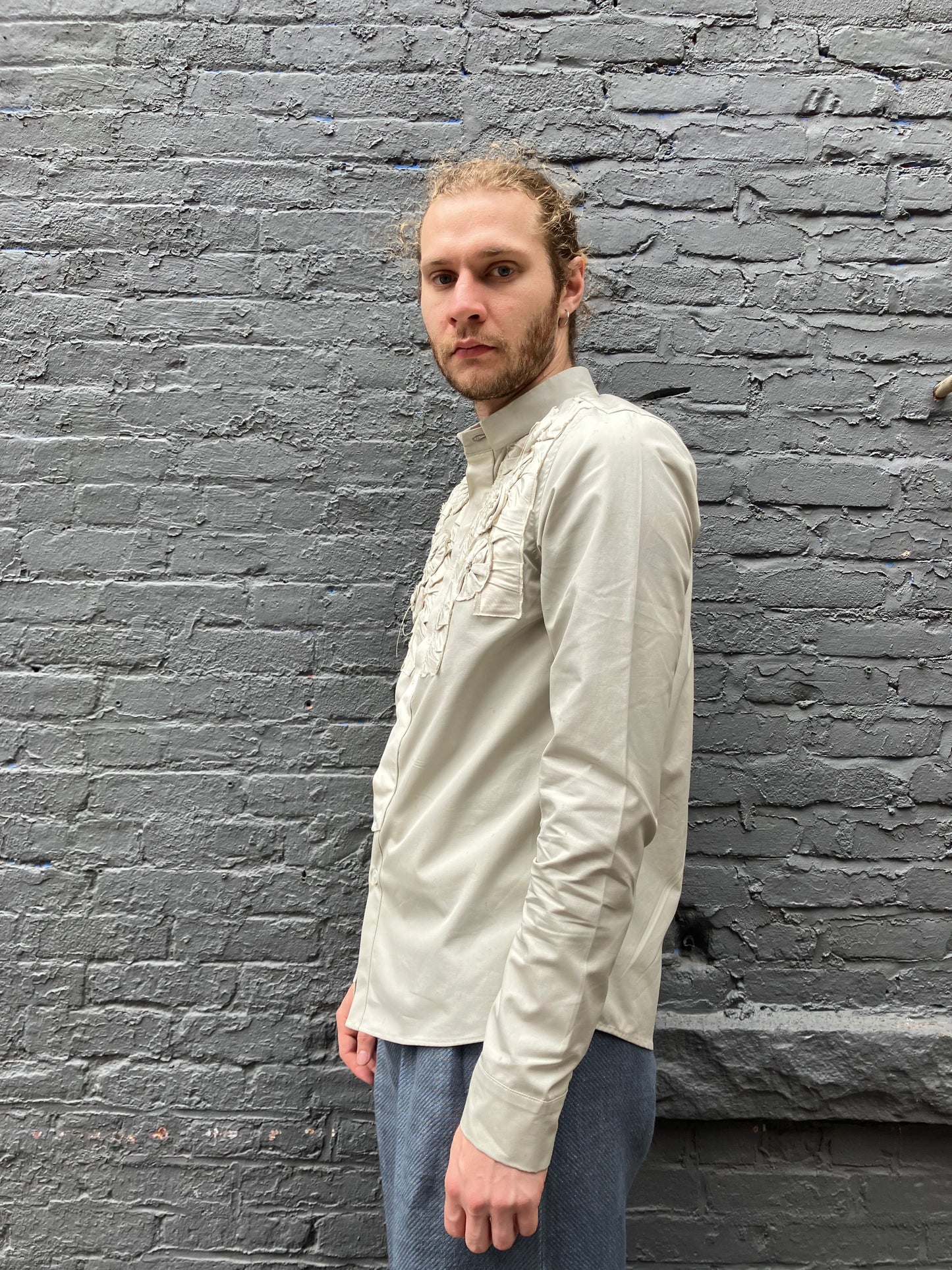 FW23 || ROMANTIC FRONT ROSES DRESS SHIRT || 100% COTTON - BEIGE