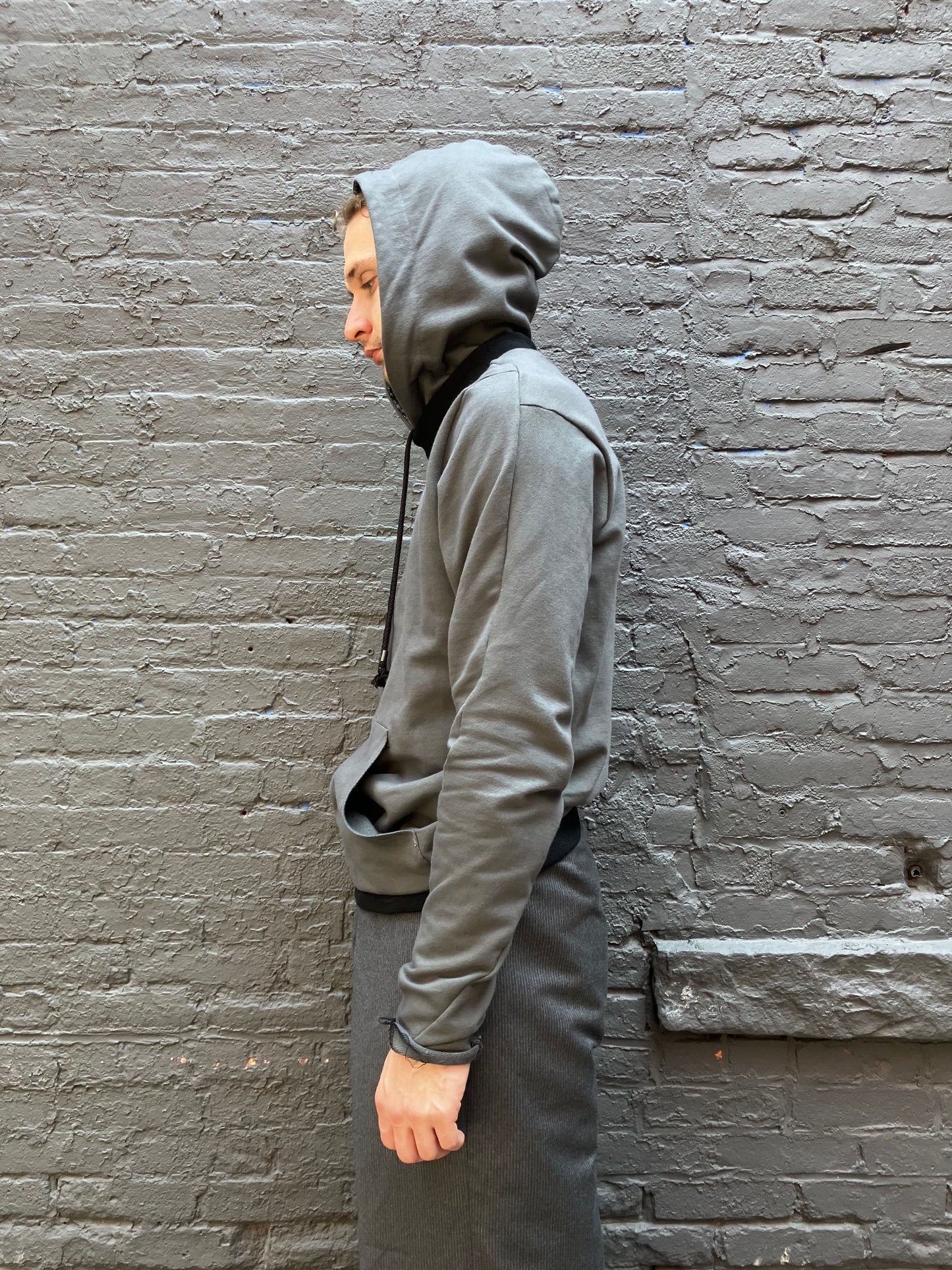 FW23 || FAULTED SHOULDER HOODIE || GREY