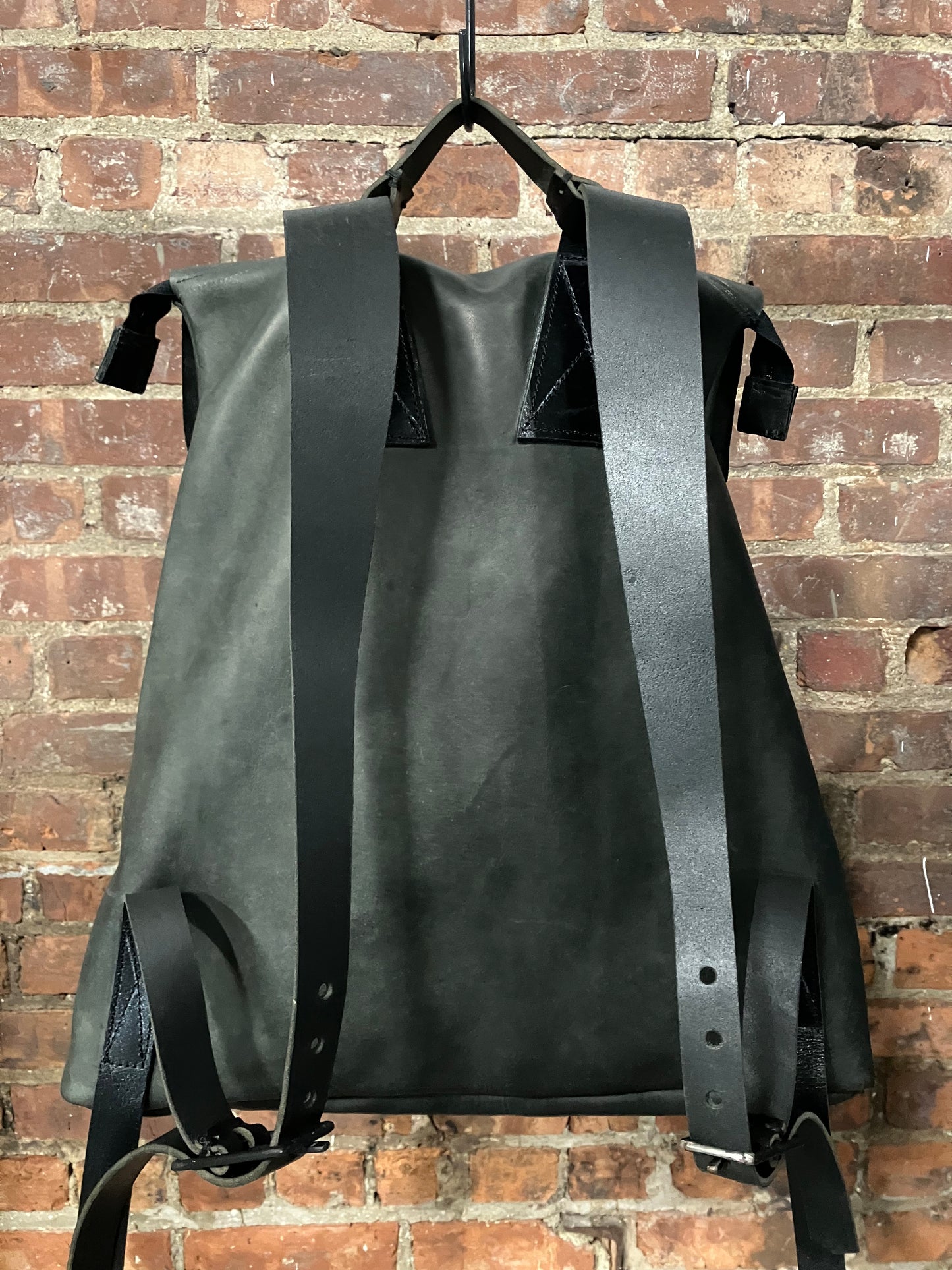 FW23 || SLIM PROFILE BACKPACK || MATTE HORSEHIDE BLACK