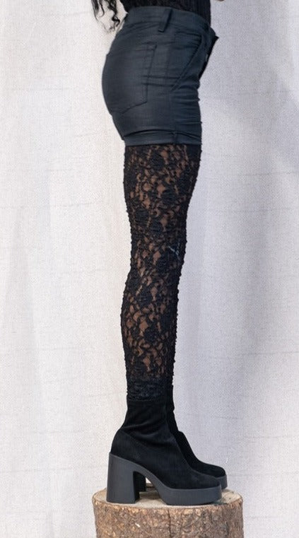 SS23 FEMME || STRETCHED LACE LEGGINGS