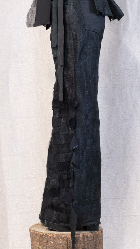 SS23 FEMME || LATTICE INDUSTRIAL MESH JEANS