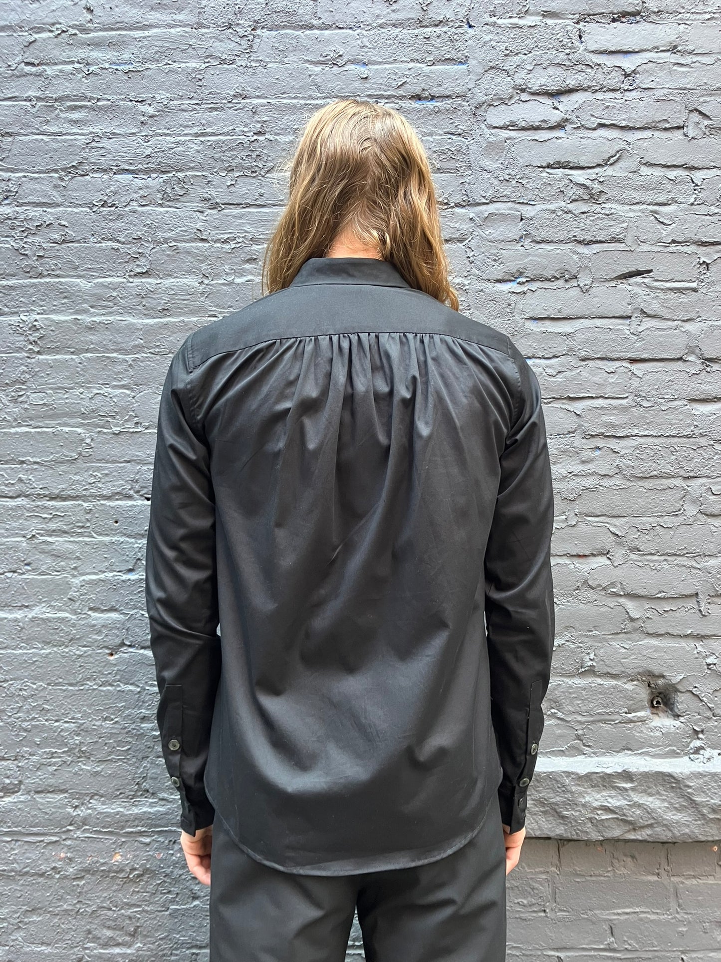 FW23 || ROMANTIC FRONT ROSES DRESS SHIRT || 100% COTTON - BLACK
