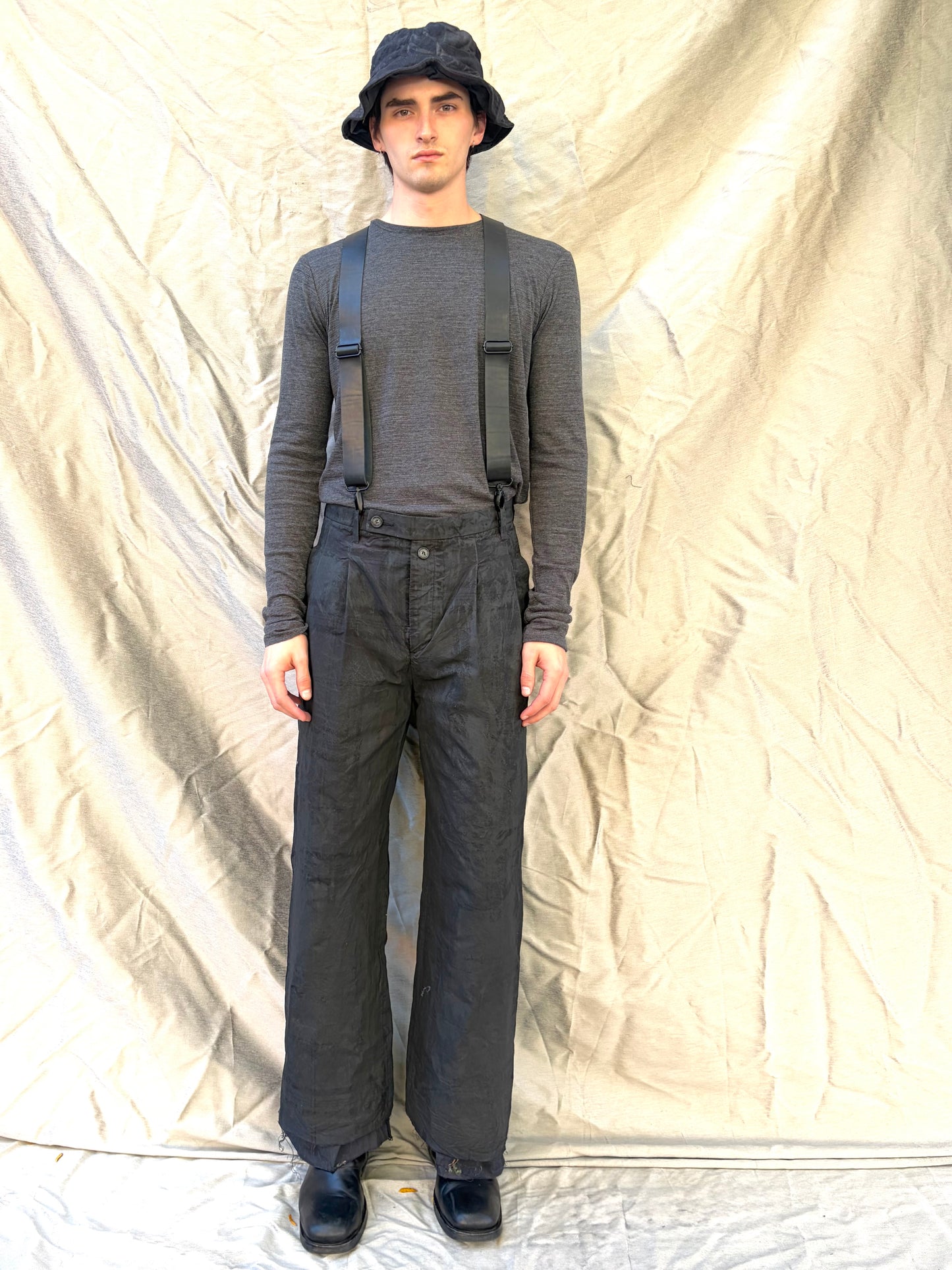 FW25 ||CLASSIC PLEATED GODDE PANTS|| COTTON || CHARCOAL COATED BLACK