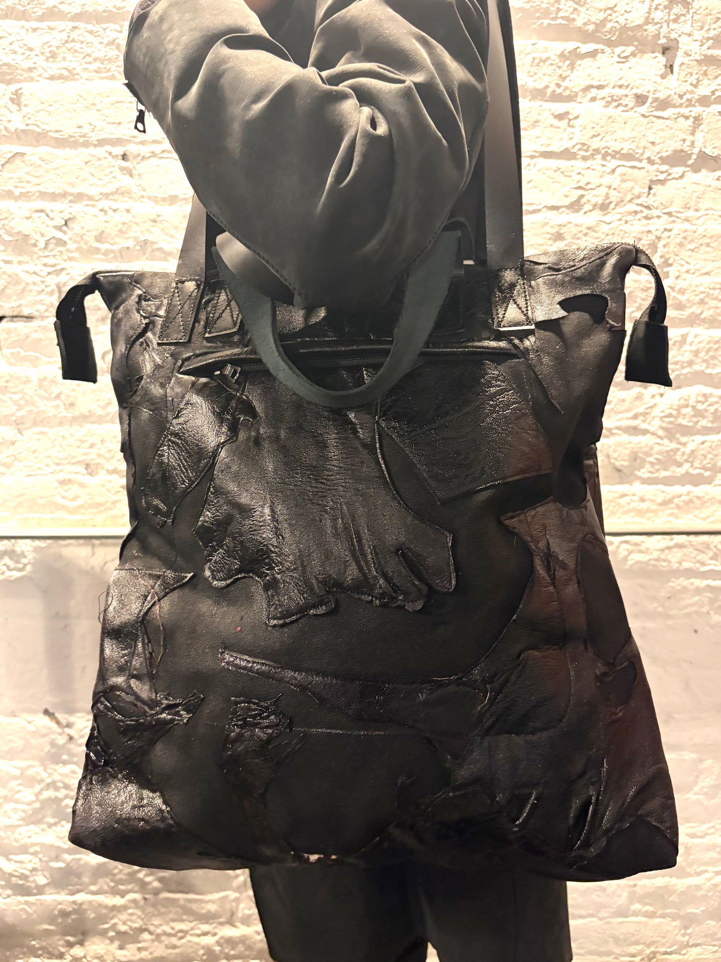 FW25 || BROOKLYNITE TOTE || BLACK || MOONSTAR