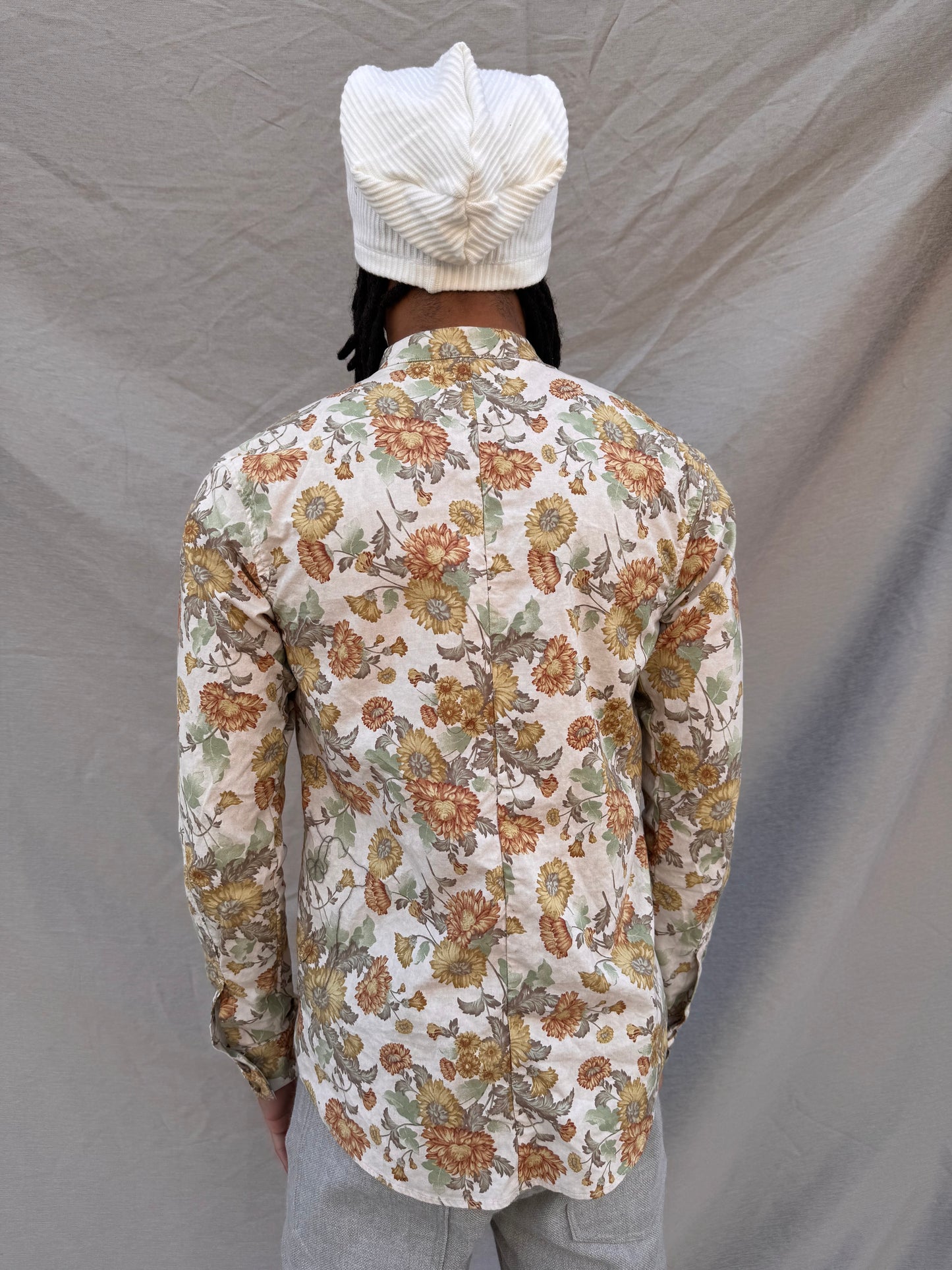 SS25 || FAULTED SHOULDER EXTENDED BAND COLLAR SHIRT || COTTON PRINT