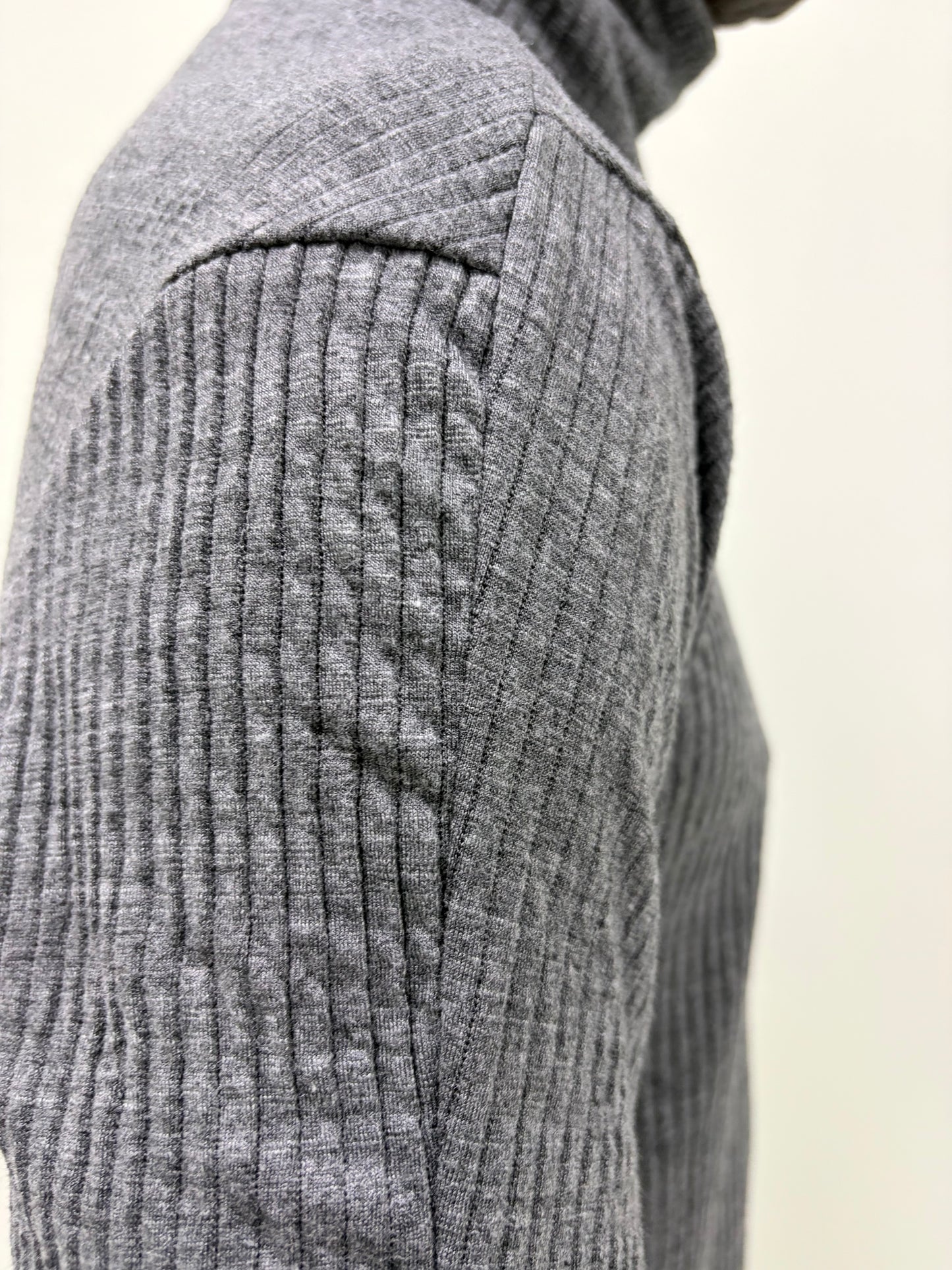 FW25 ||HIGH NECK FAULTED FAULTED SHOULDER TOP || 100% COTTON||GREY