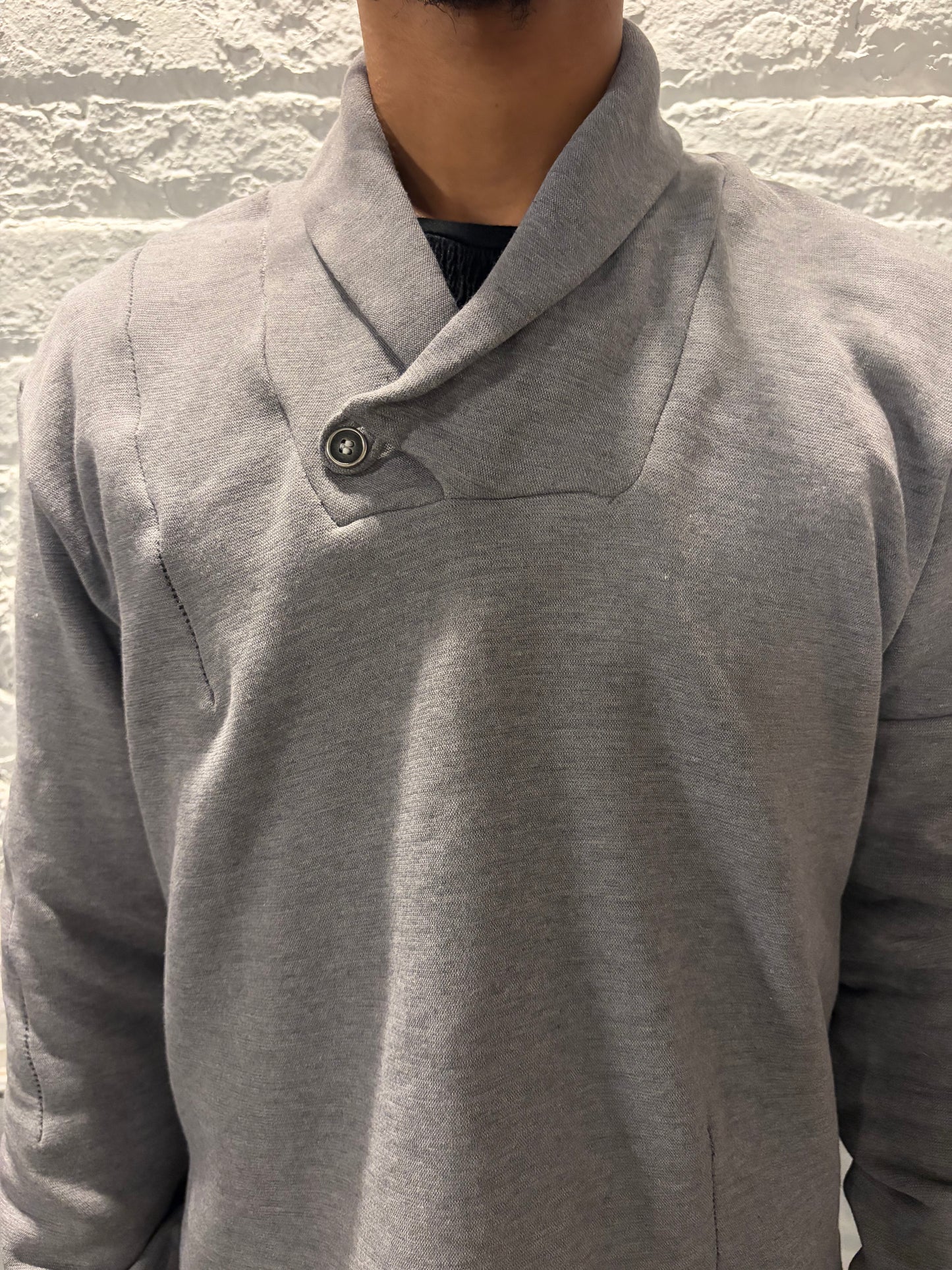 FW25|| OVERLOCKED "WALMS" COLLAR SWEATER || GREY