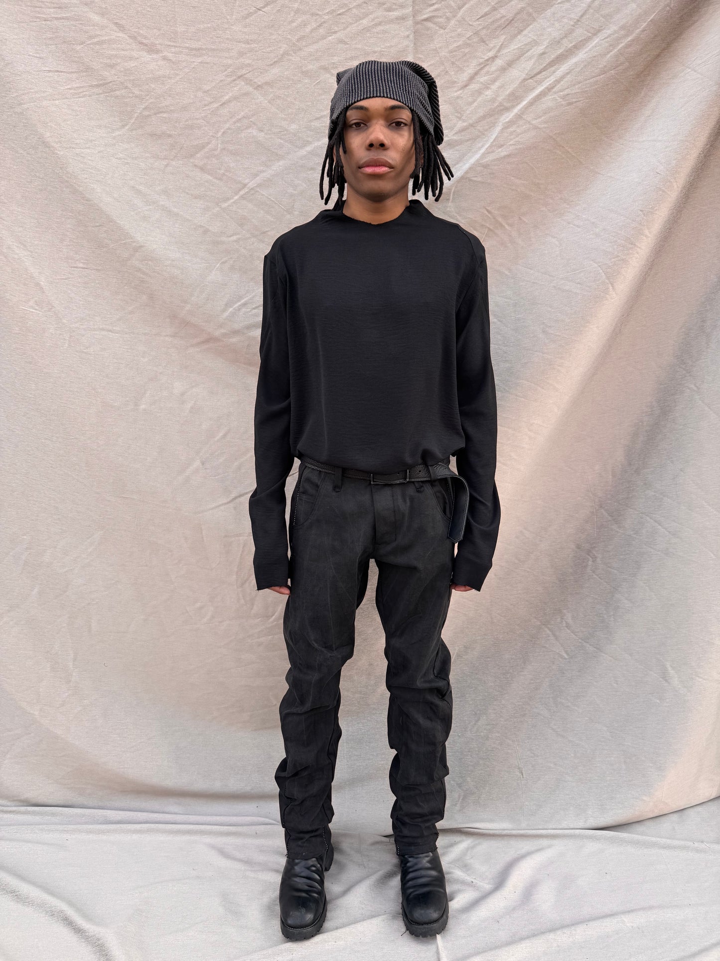 SS25 || OVERLOCKED PROTOLOGICAL TOP || BLACK