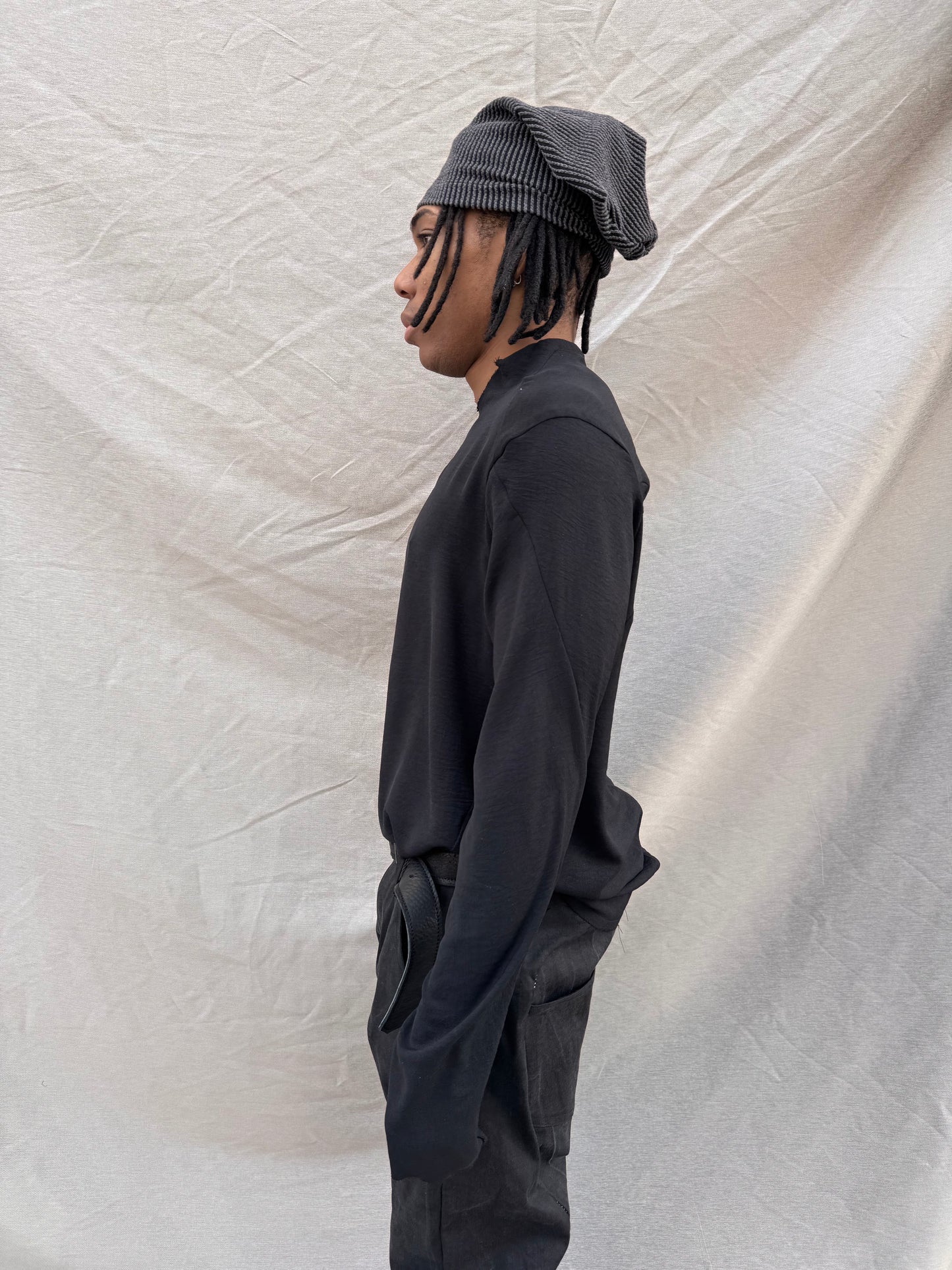 SS25 || OVERLOCKED PROTOLOGICAL TOP || BLACK