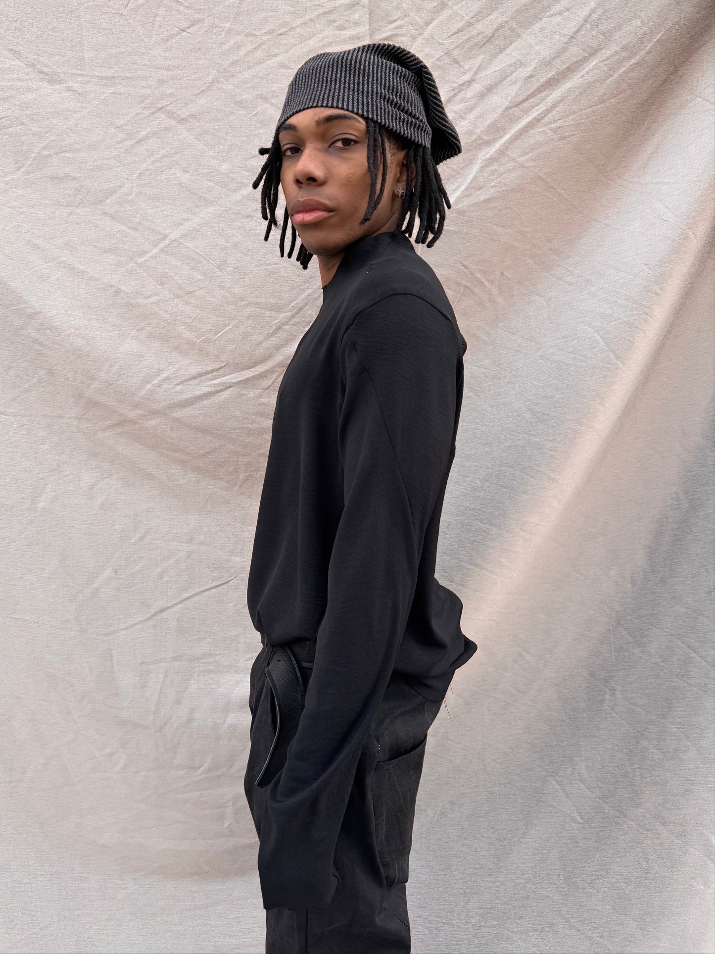 SS25 || OVERLOCKED PROTOLOGICAL TOP || BLACK