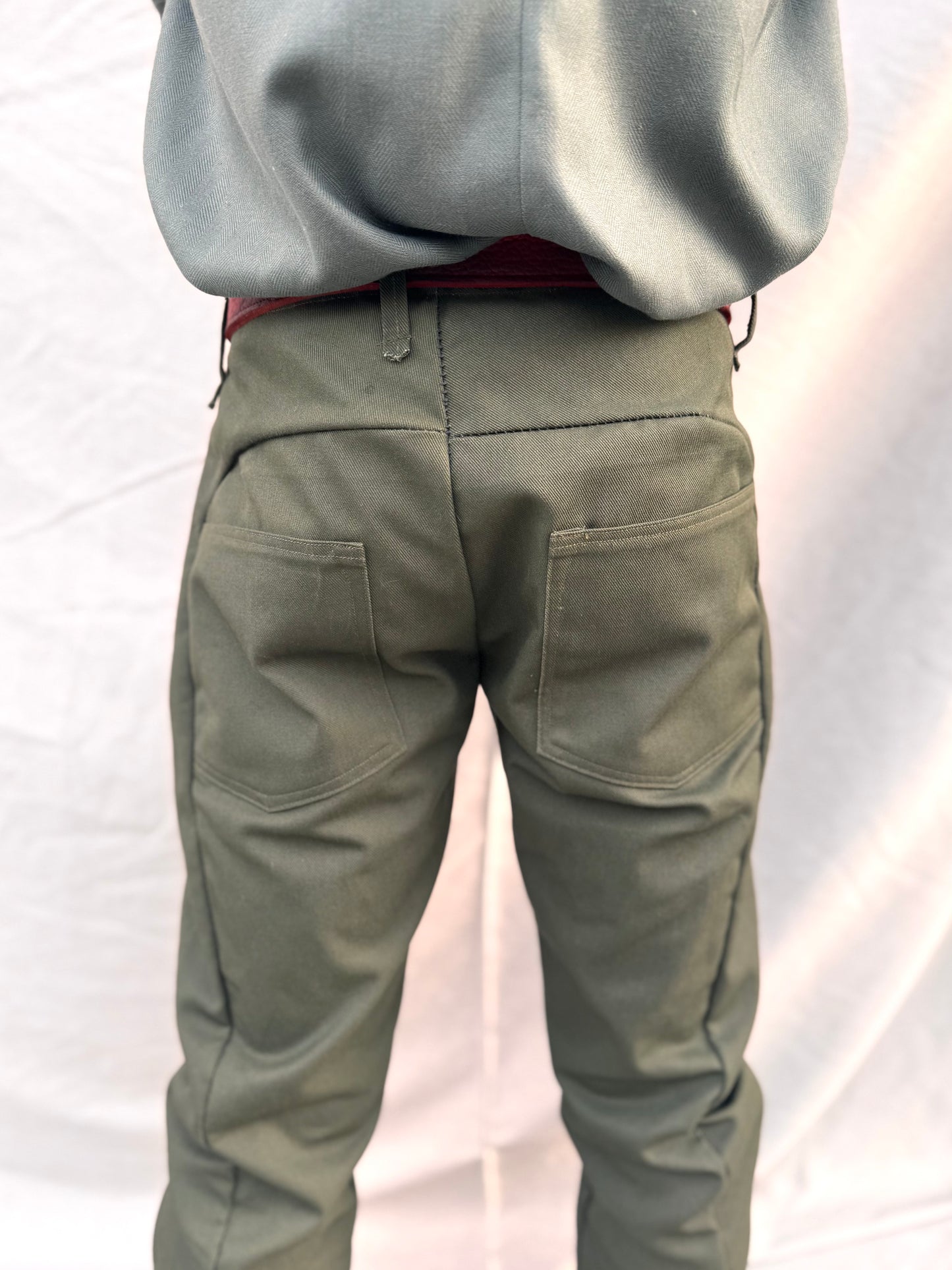 SS25 || OVERLOCKED SOFT J JEANS || GREEN