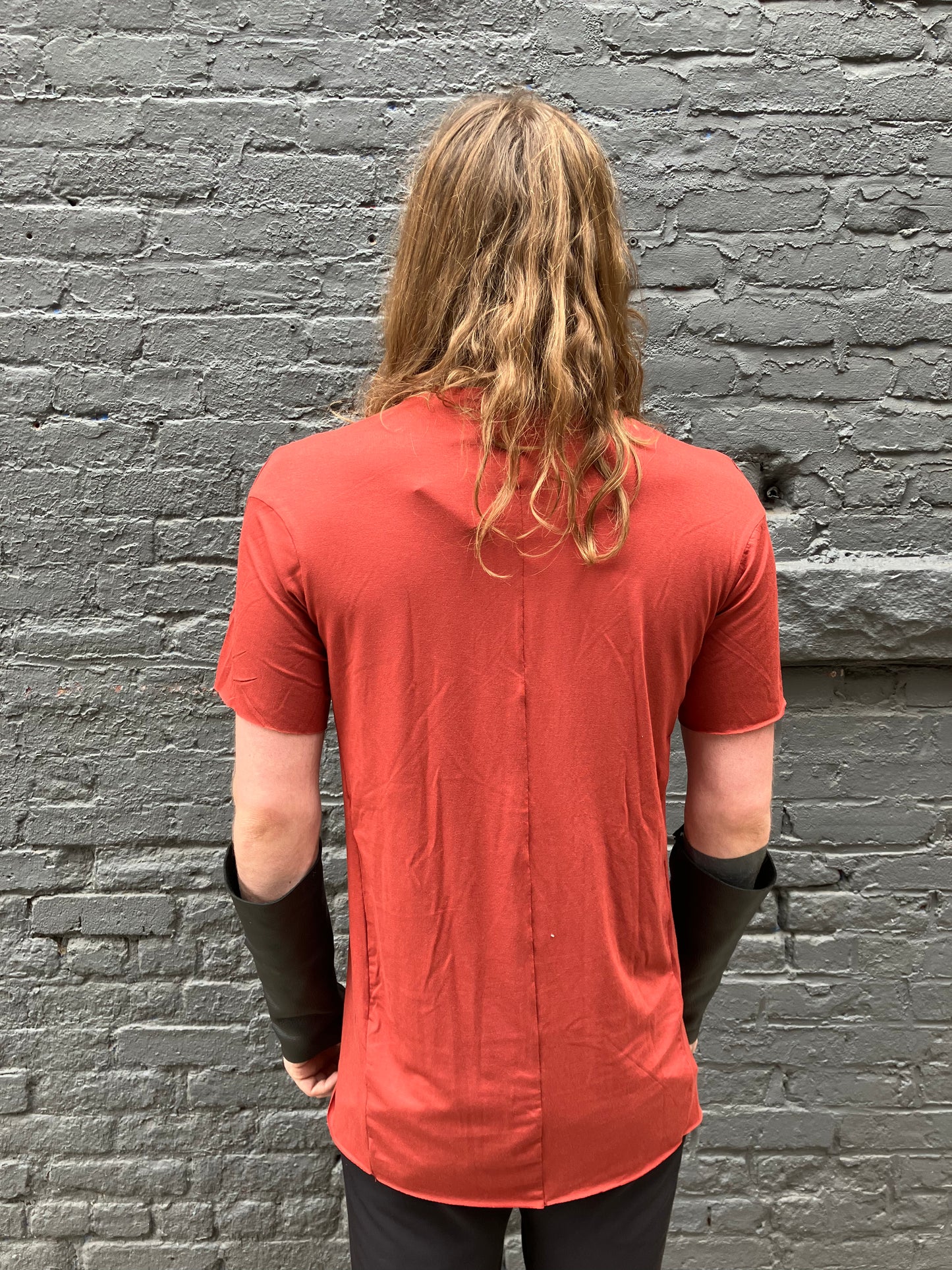 ZBT SS || FAULTED SHOULDER SS TOP || ORANGE-RED