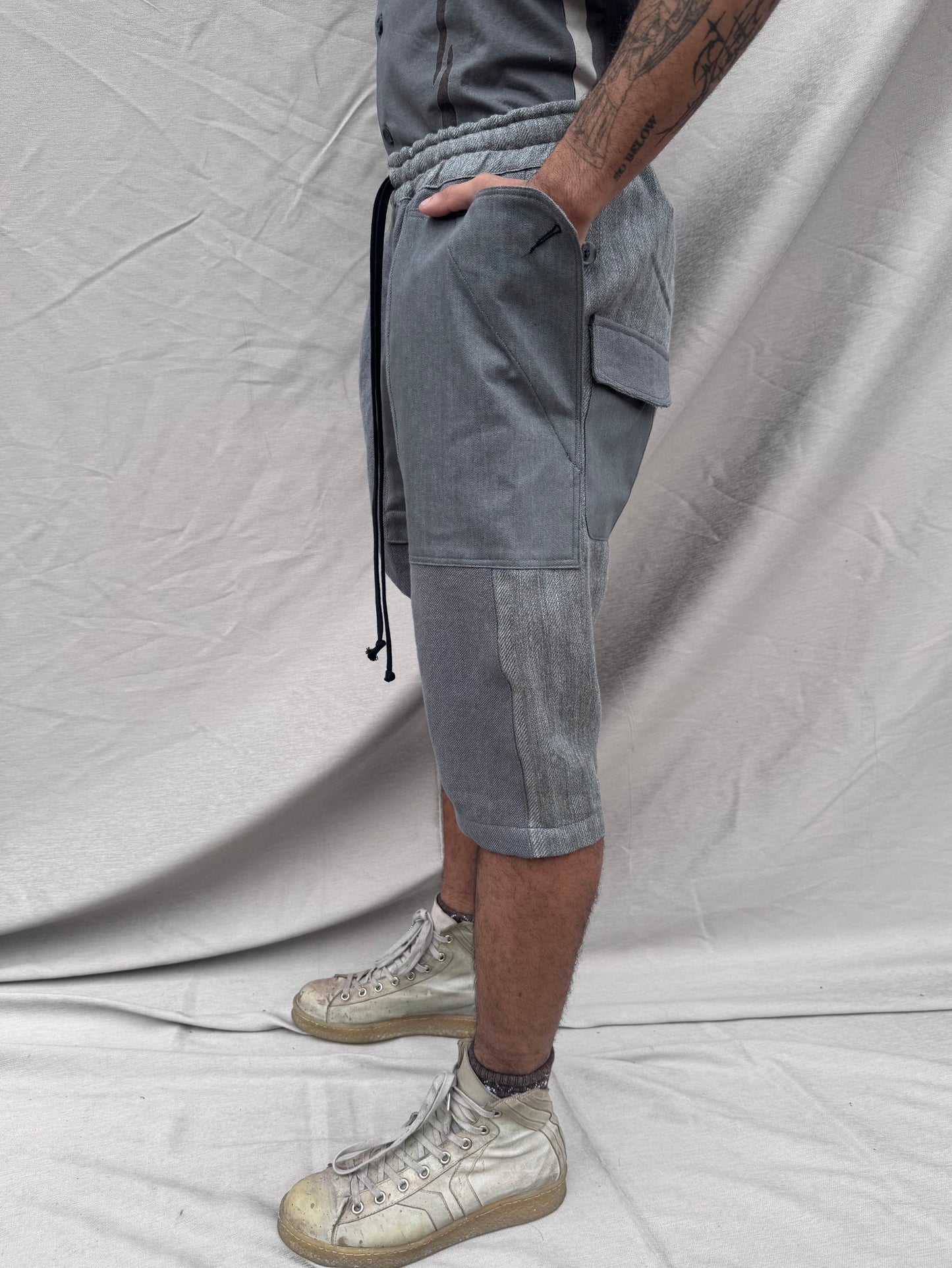 SS25 || ASYMMETRIC ZIP PLACKET ZERO SHORTS || GREY