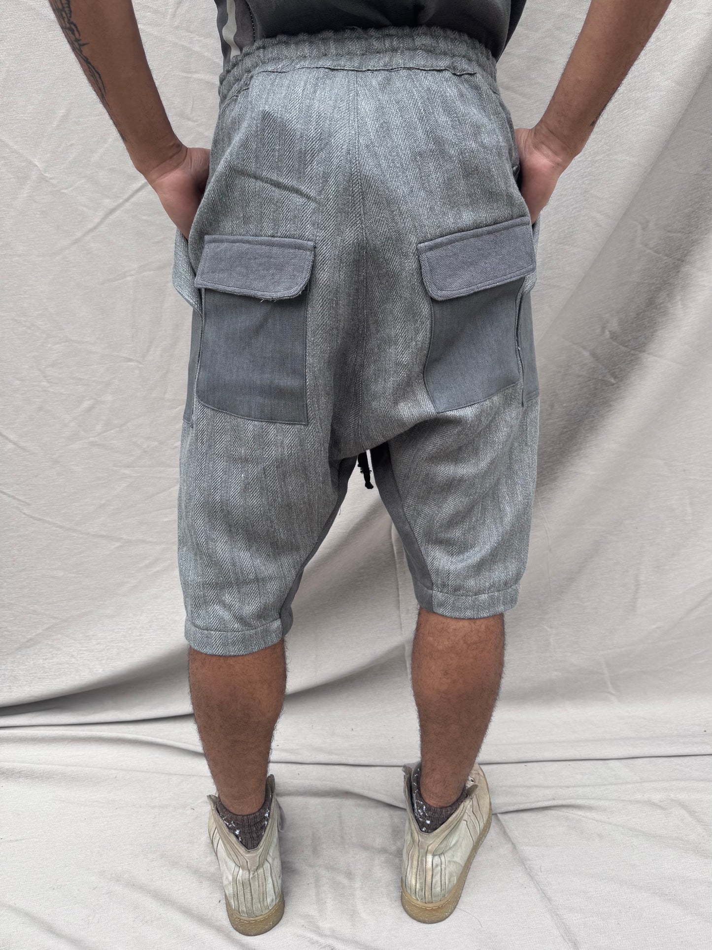 SS25 || ASYMMETRIC ZIP PLACKET ZERO SHORTS || GREY