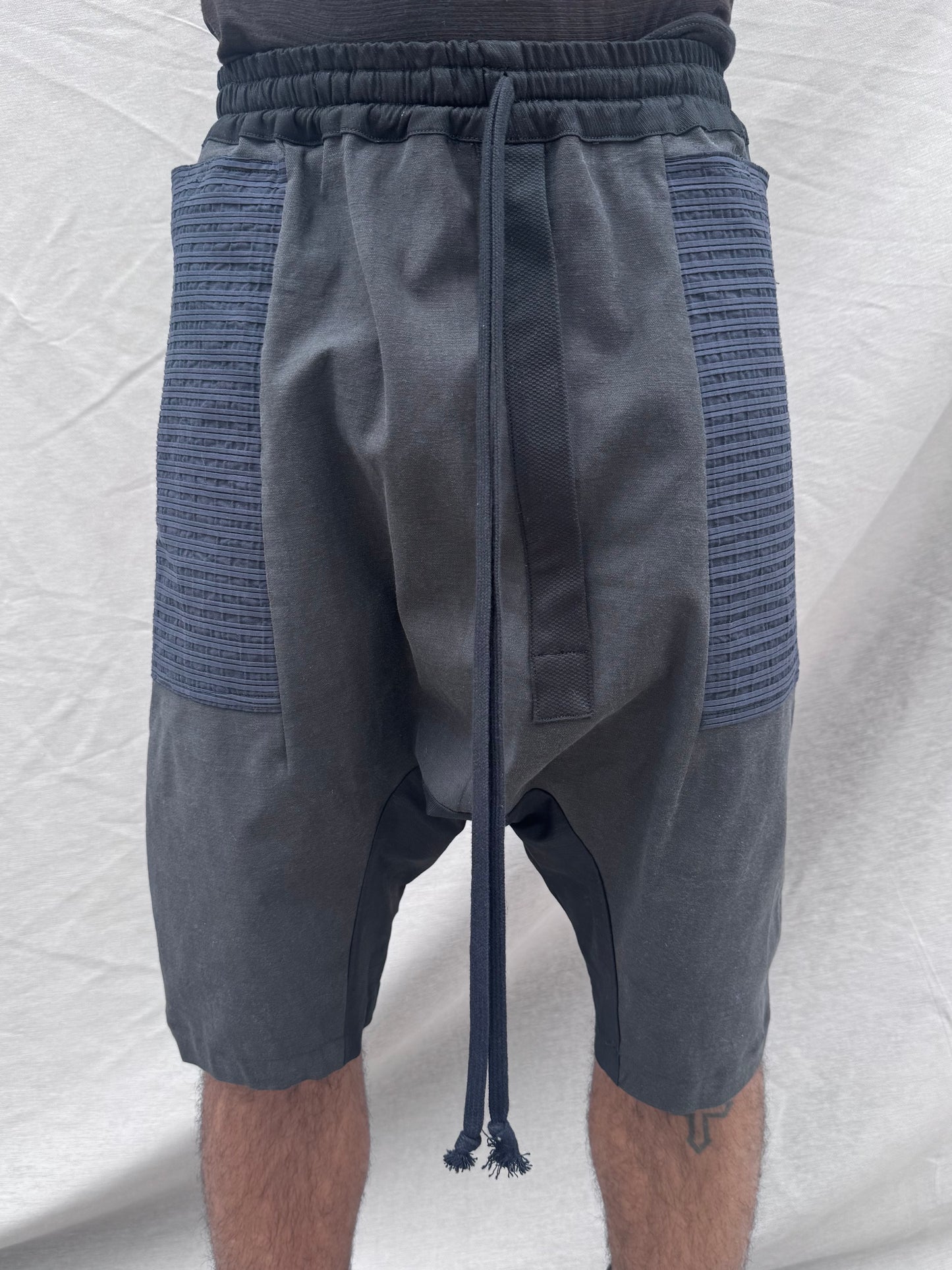 SS25 || ASYMMETRIC ZIP PLACKET ZERO SHORTS ||BLACK