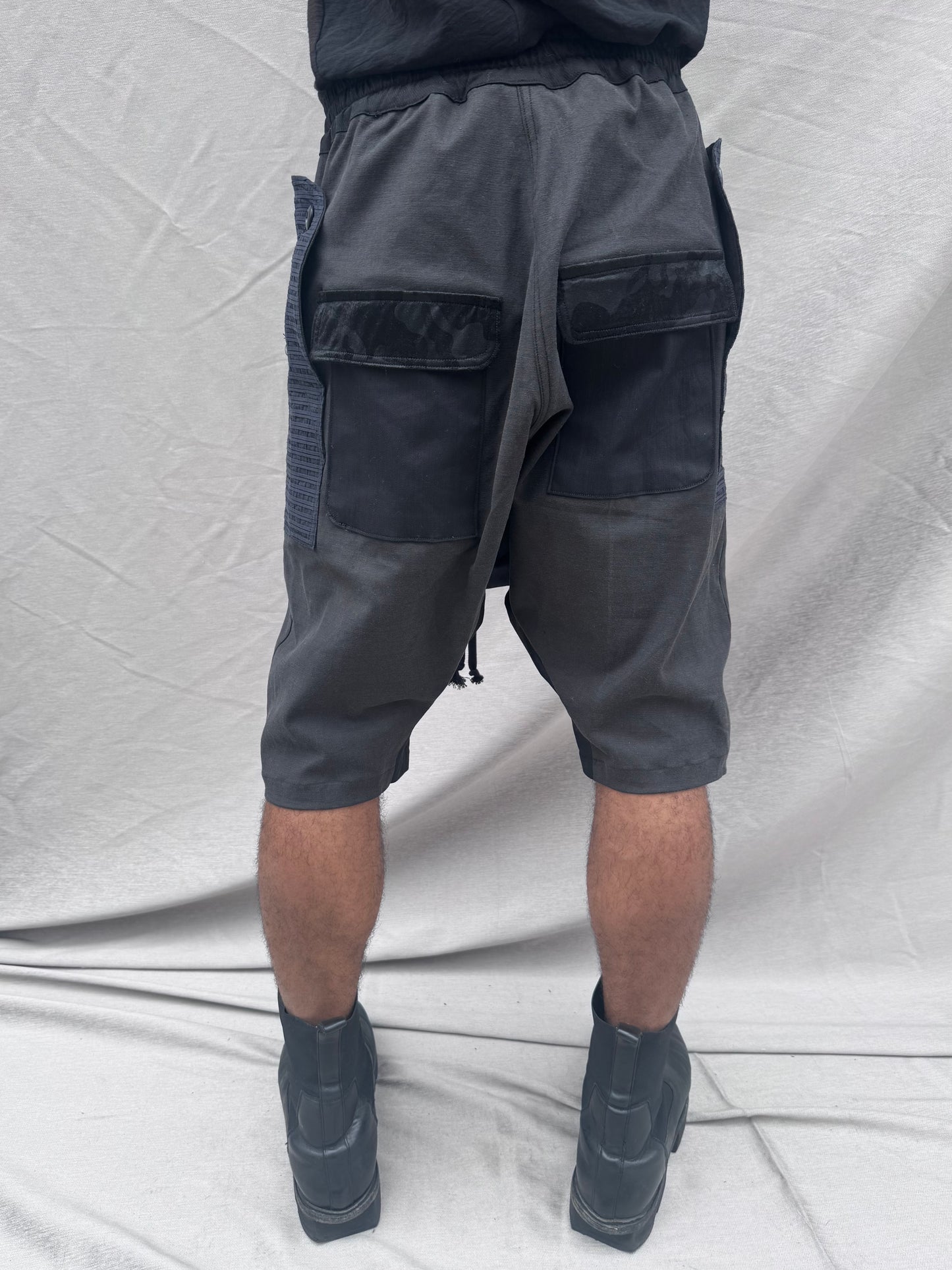 SS25 || ASYMMETRIC ZIP PLACKET ZERO SHORTS ||BLACK
