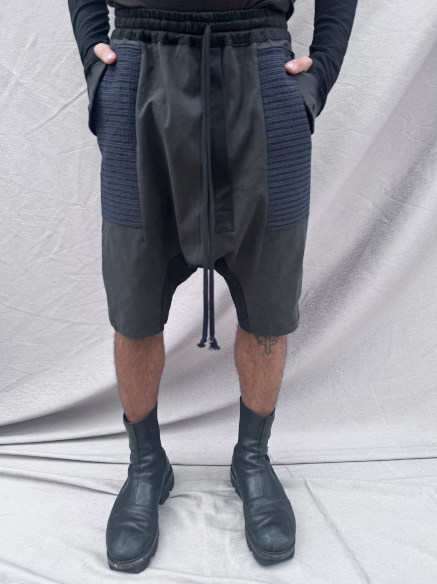 SS25 || ASYMMETRIC ZIP PLACKET ZERO SHORTS ||BLACK
