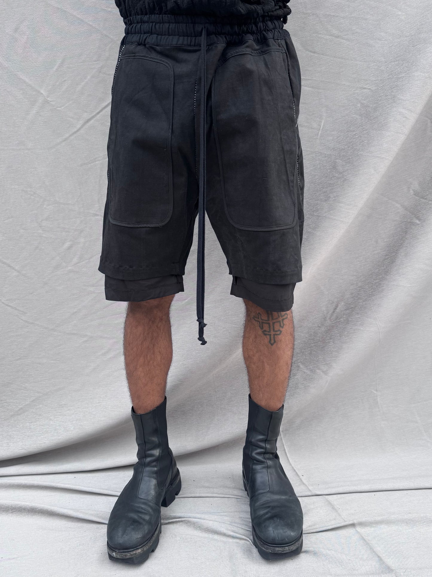 SS25 || OVERLOCKED PERIPATHETIC SHORTS || BLACK