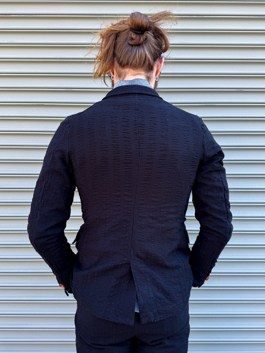 SS24 || SEERSUCKER WEIGHTLESS BLAZER || BLACK