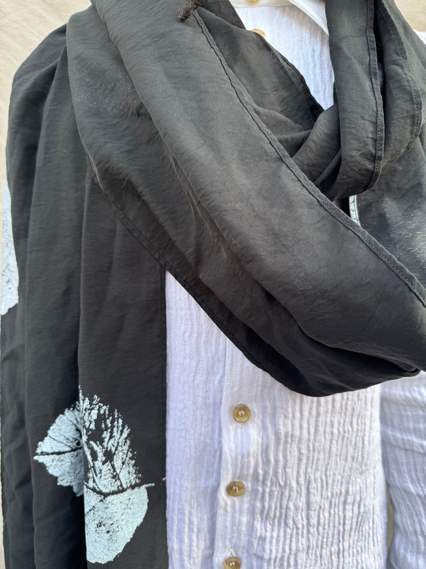 SS25 || SLIM DRY JAMAICAN LEAF RAYON SCARF ||. BLACK