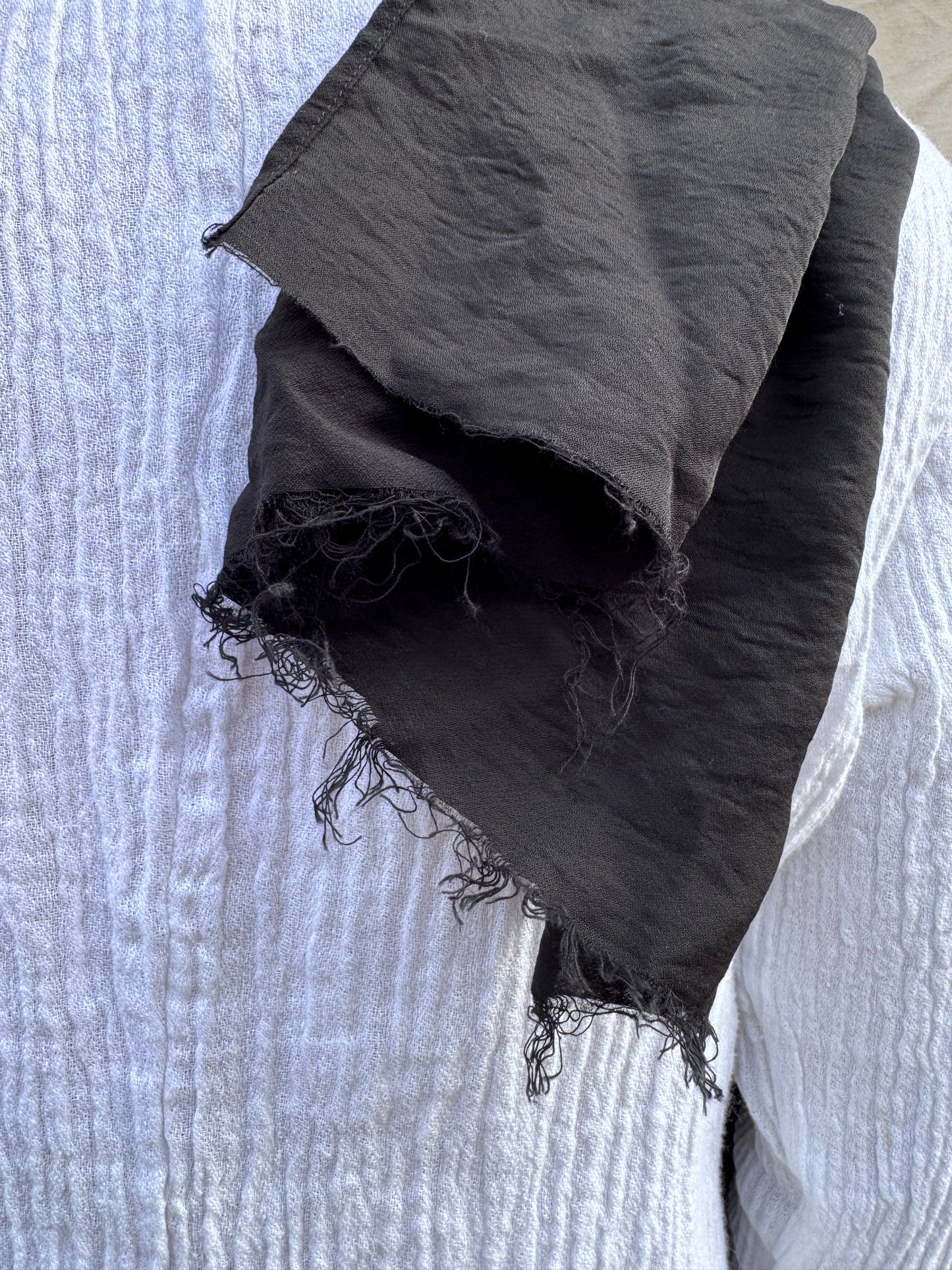 SS25 || SLIM DRY JAMAICAN LEAF RAYON SCARF ||. BLACK