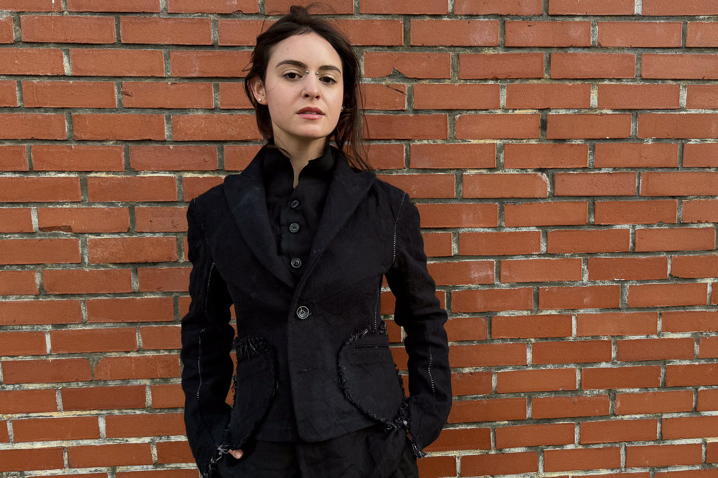 SS24 || PEAK LAPEL 4-BUTTON HEARTENED BLAZER || BLACK