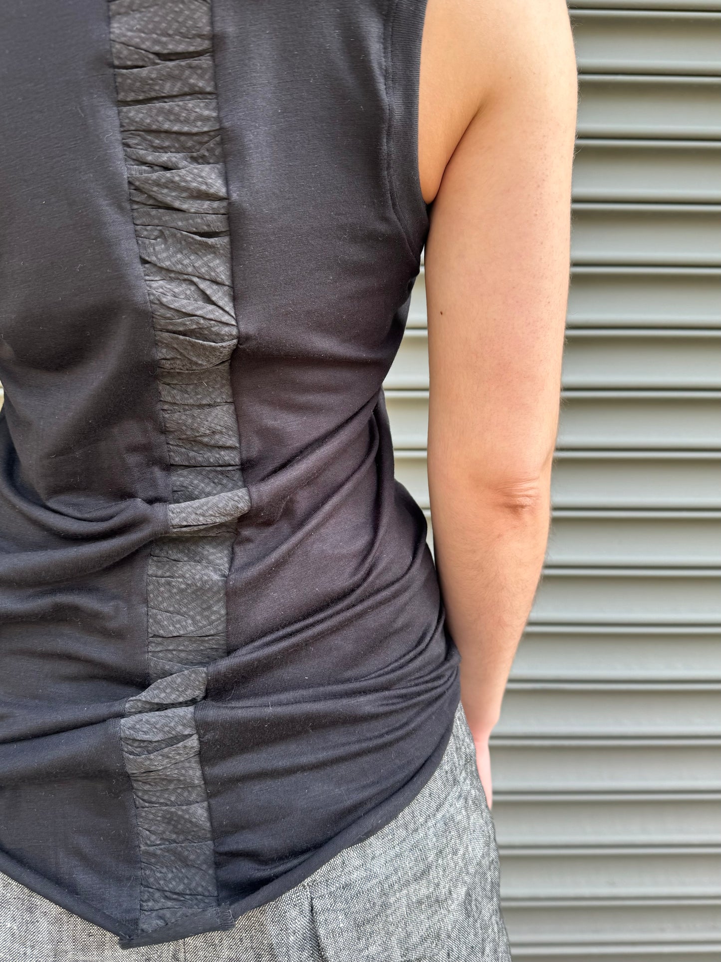 SS24 || RUCHED SPINE TANK TOP || BLACK