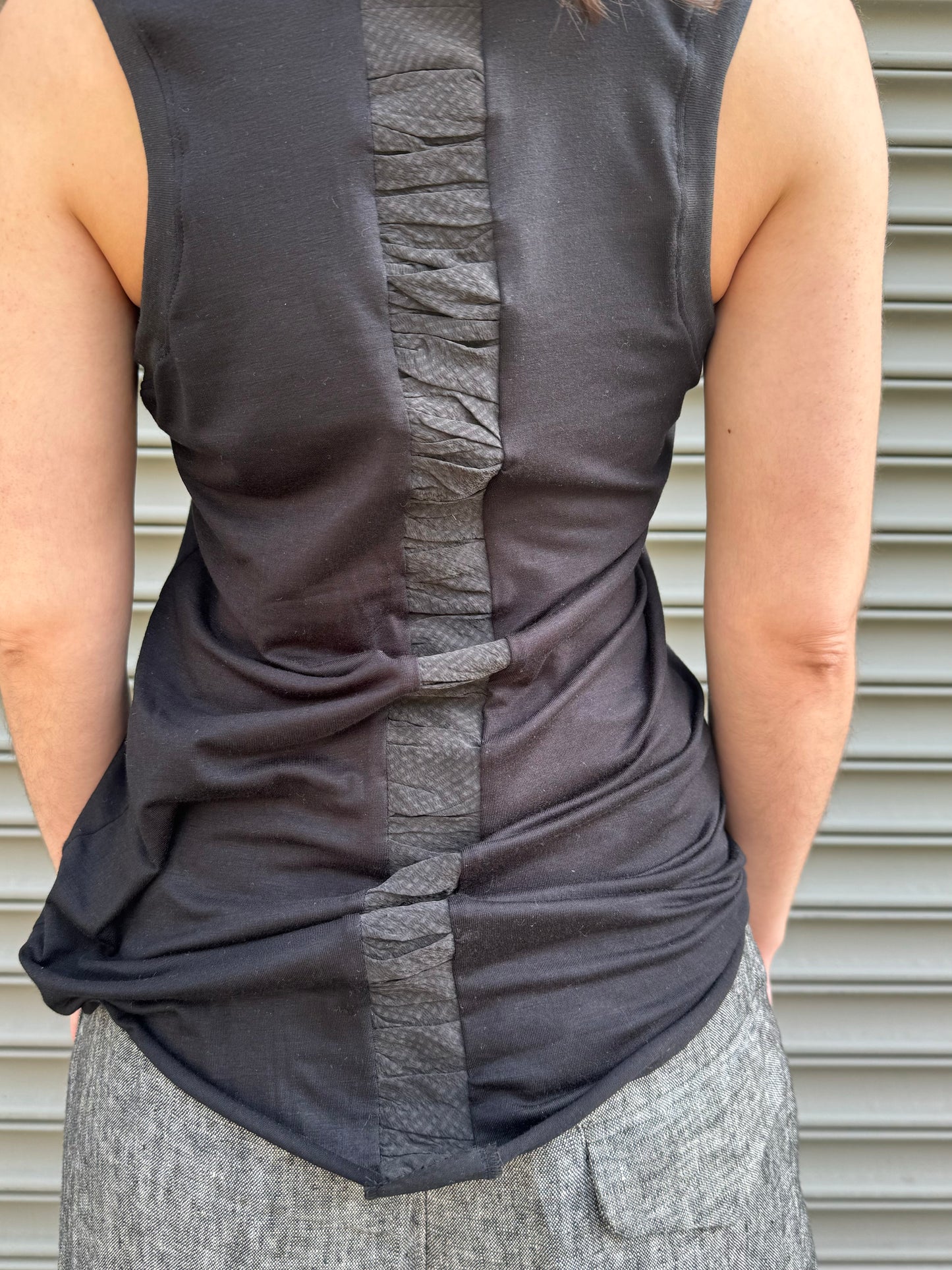 SS24 || RUCHED SPINE TANK TOP || BLACK