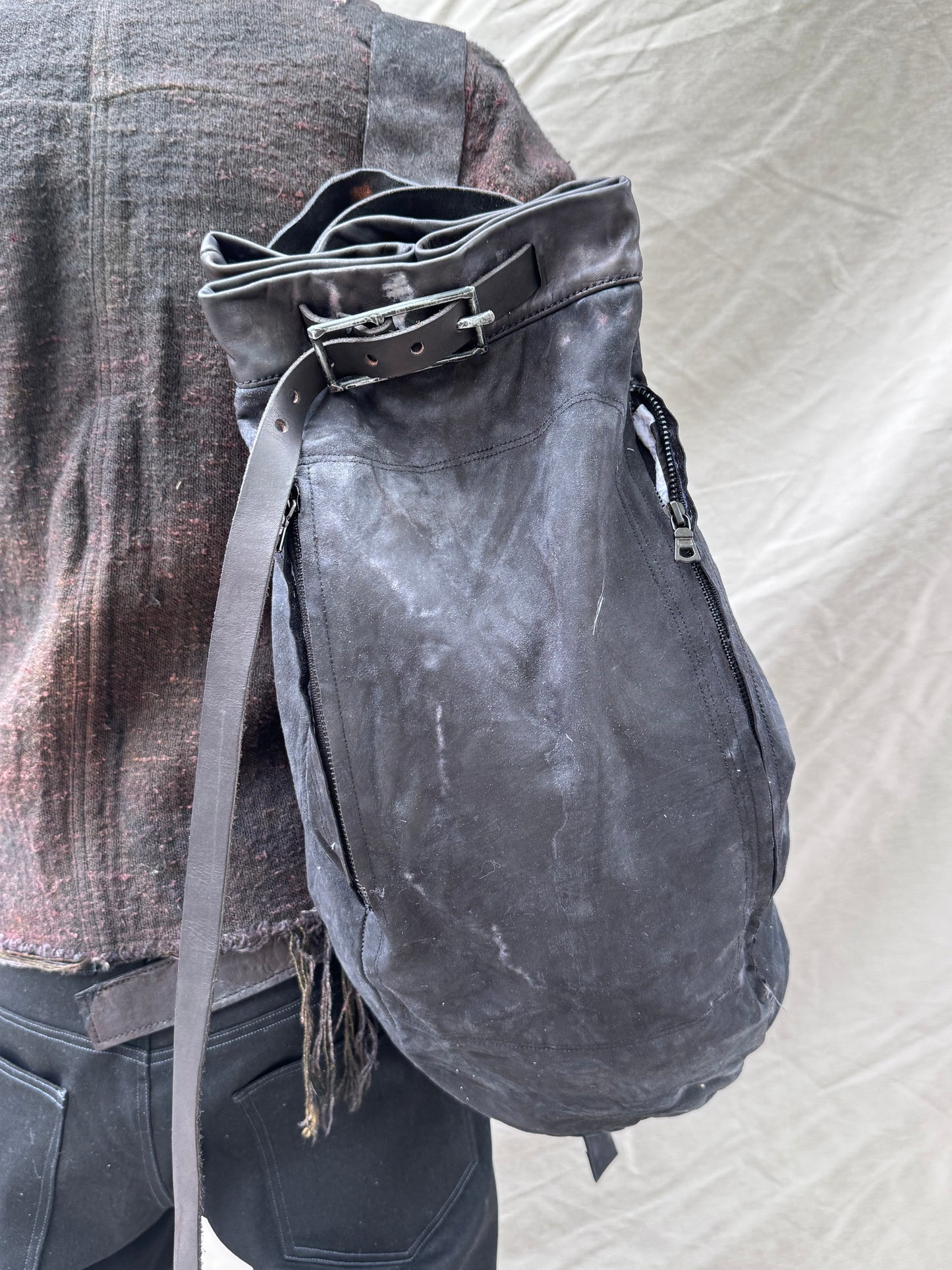 SS25 || ONE SHOULDER SLING BAG || BLACK KANGAROO/ HORSE/ COWHIDE