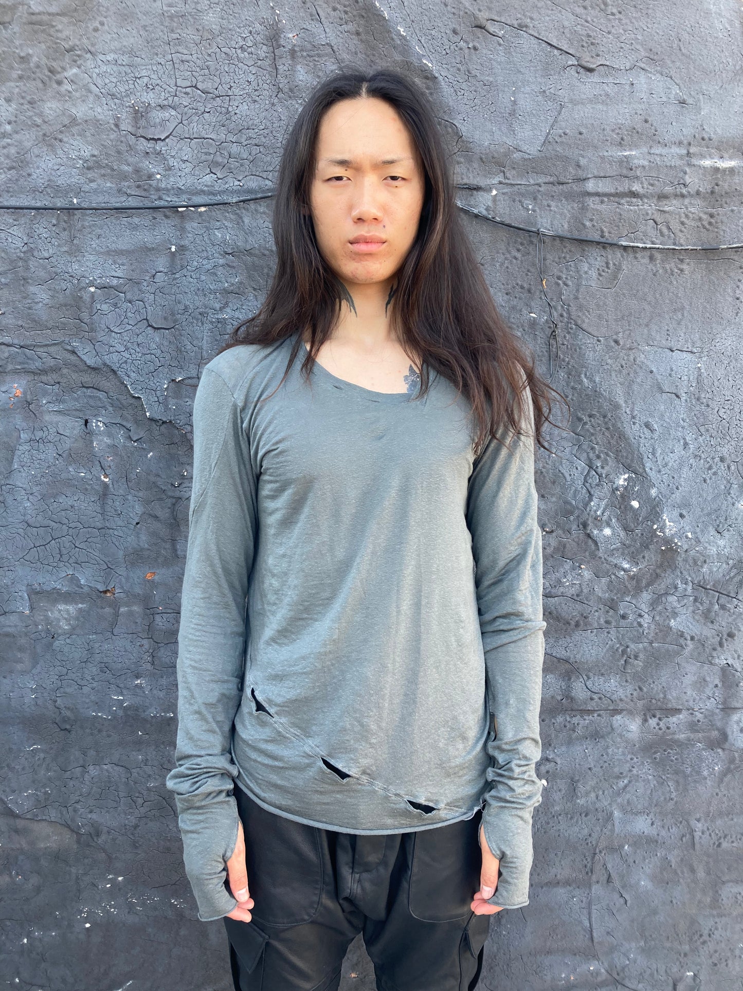 ZBT FW || ASSYMETRIC V-NECK OPEN LS TOP || GREY