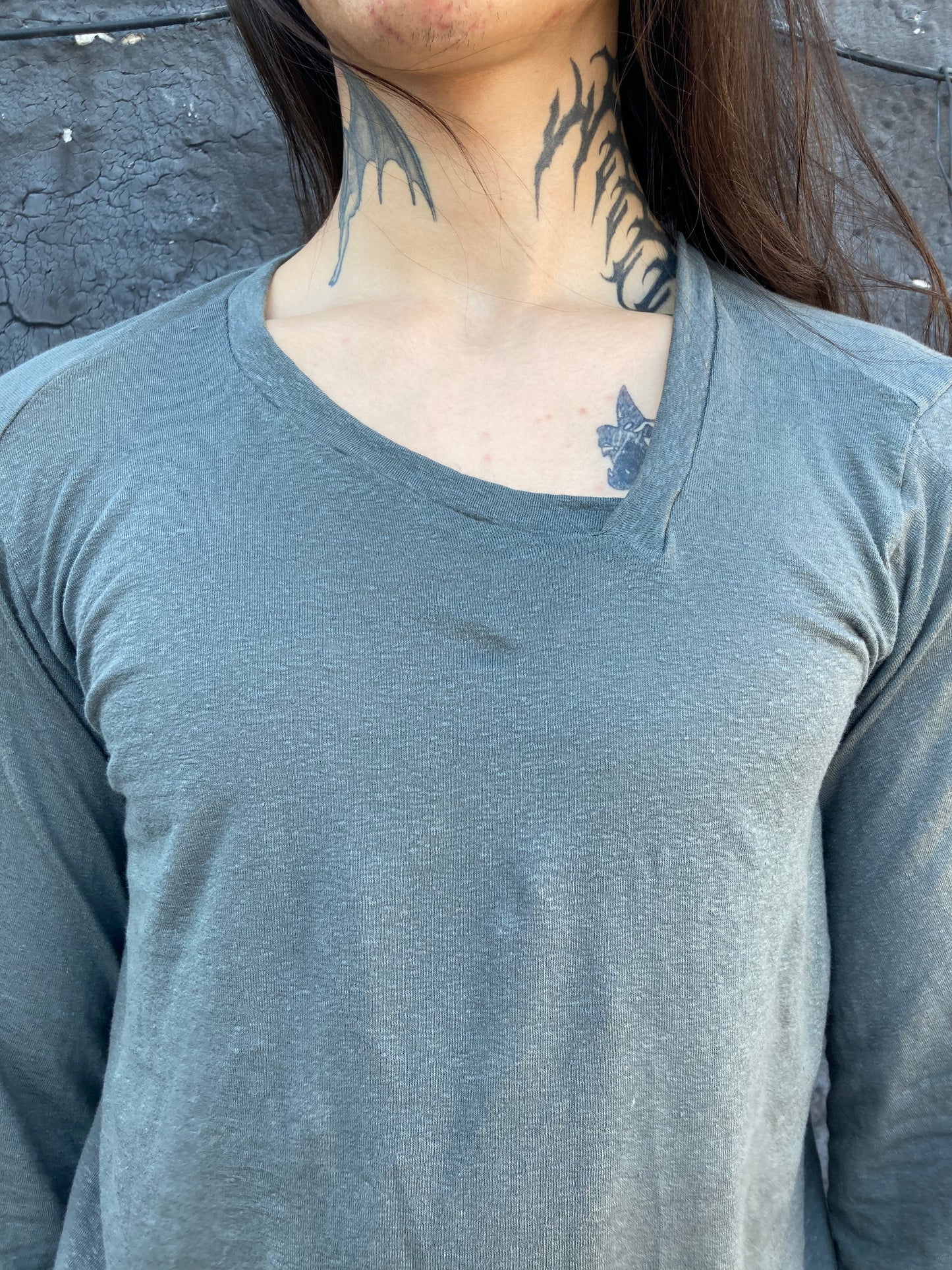 ZBT FW || ASSYMETRIC V-NECK OPEN LS TOP || GREY