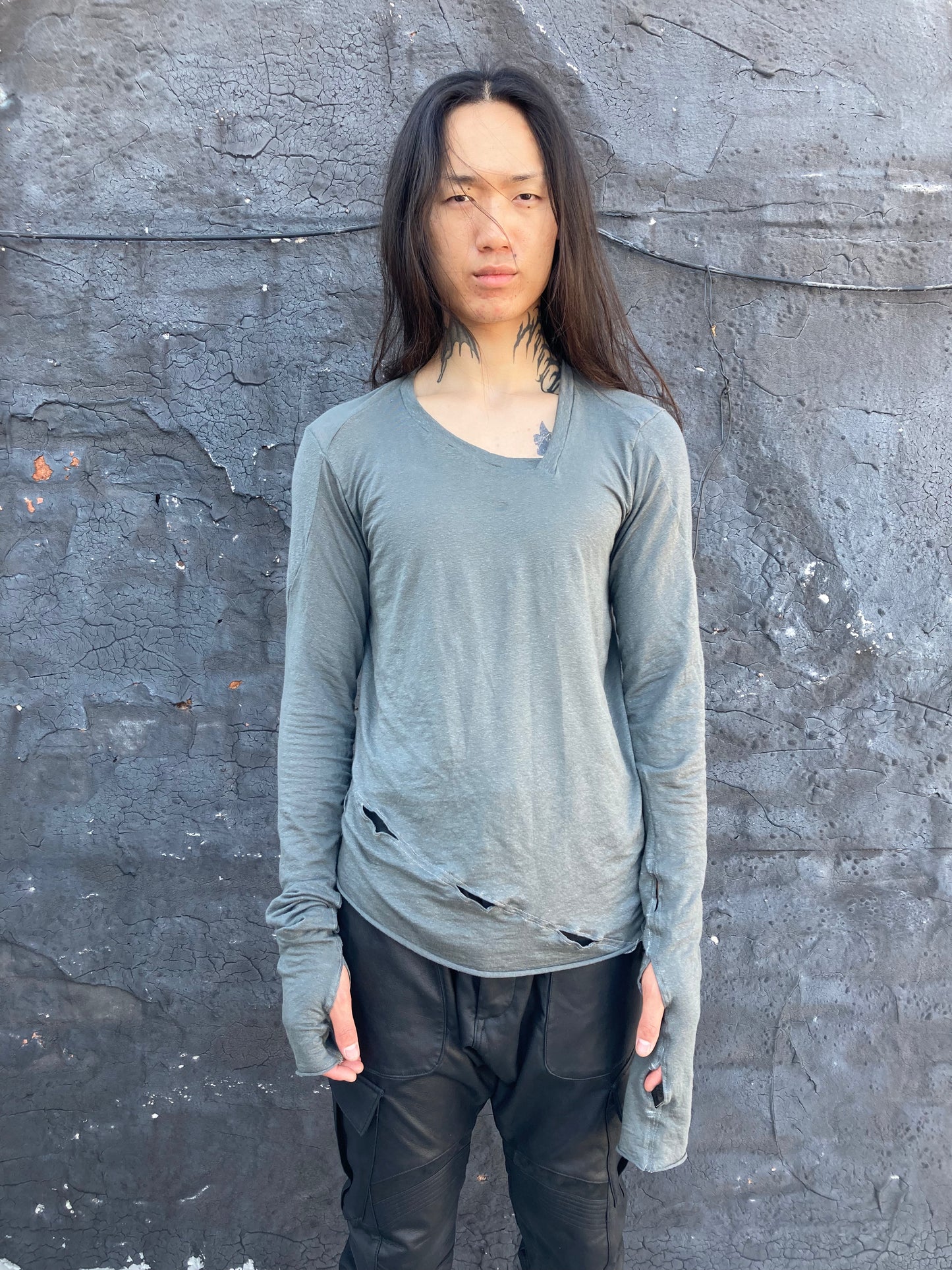 ZBT FW || ASSYMETRIC V-NECK OPEN LS TOP || GREY