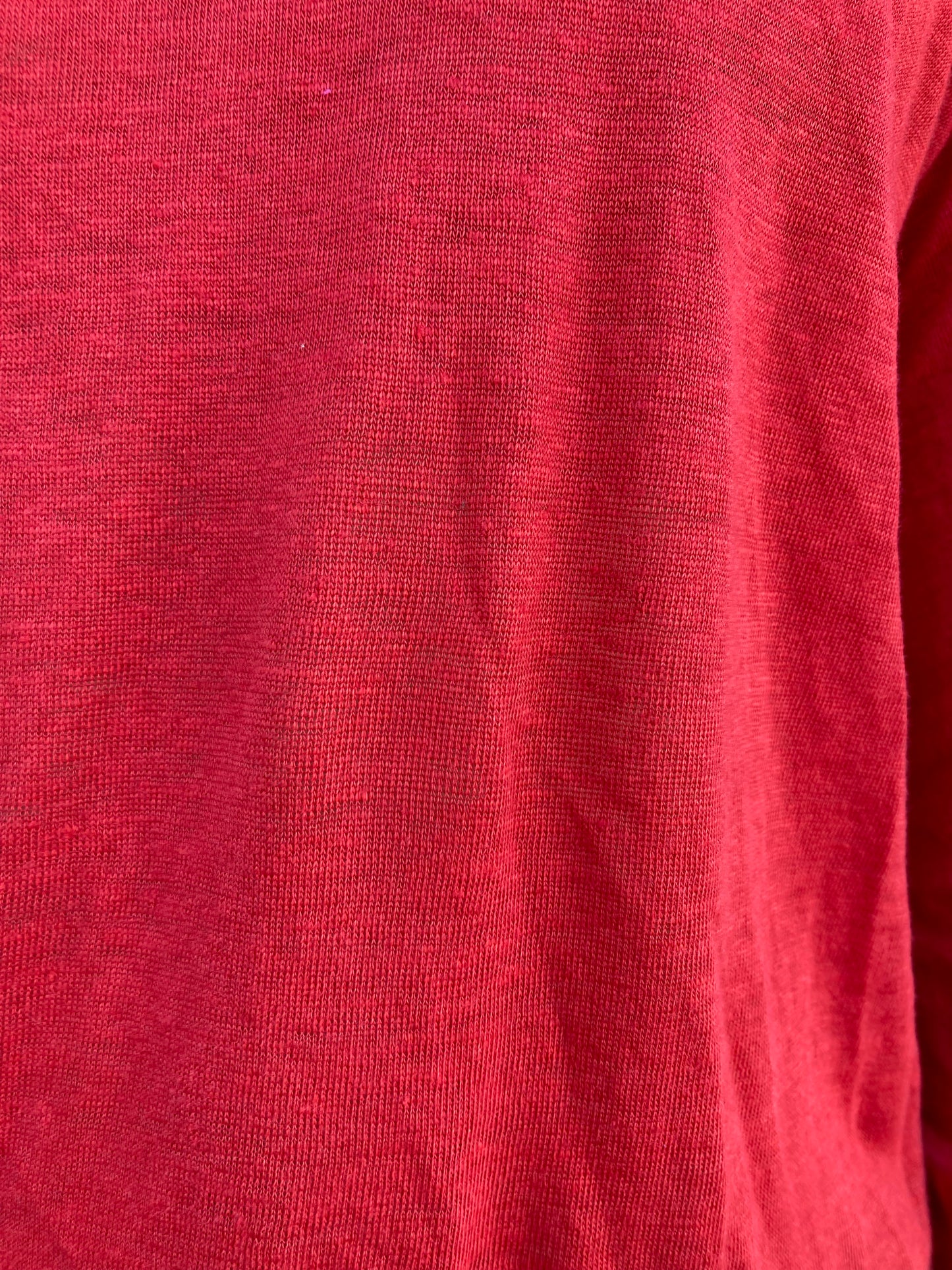 ZBT FW || ASSYMETRIC V-NECK OPEN LS TOP || RED