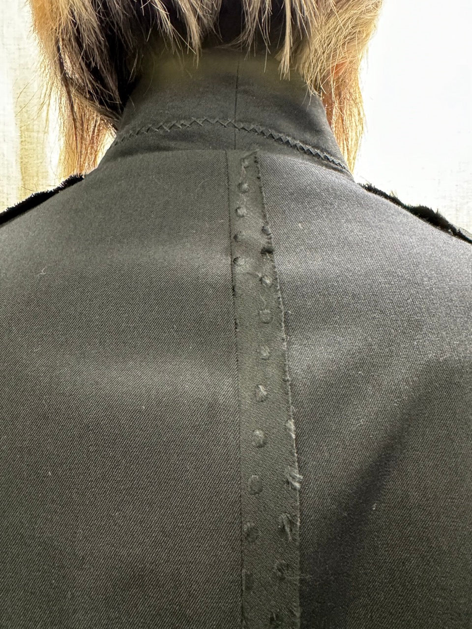 FW24 || SILK SEAMED PEAKED LAPEL BLAZER || BLACK