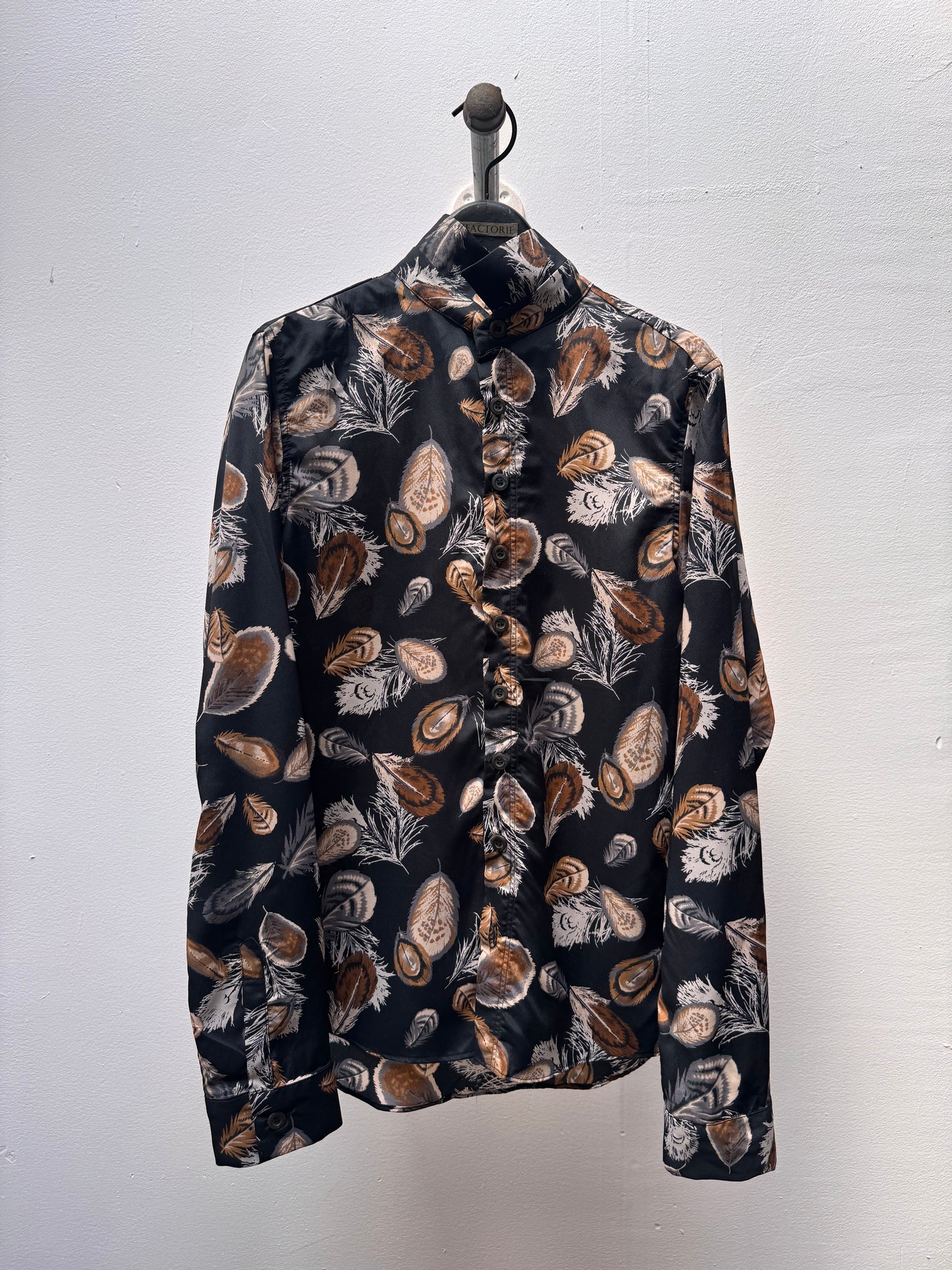 FW25 || CLASSIC FIT SILK SHIRT || 100% SILK FEATHER PRINT