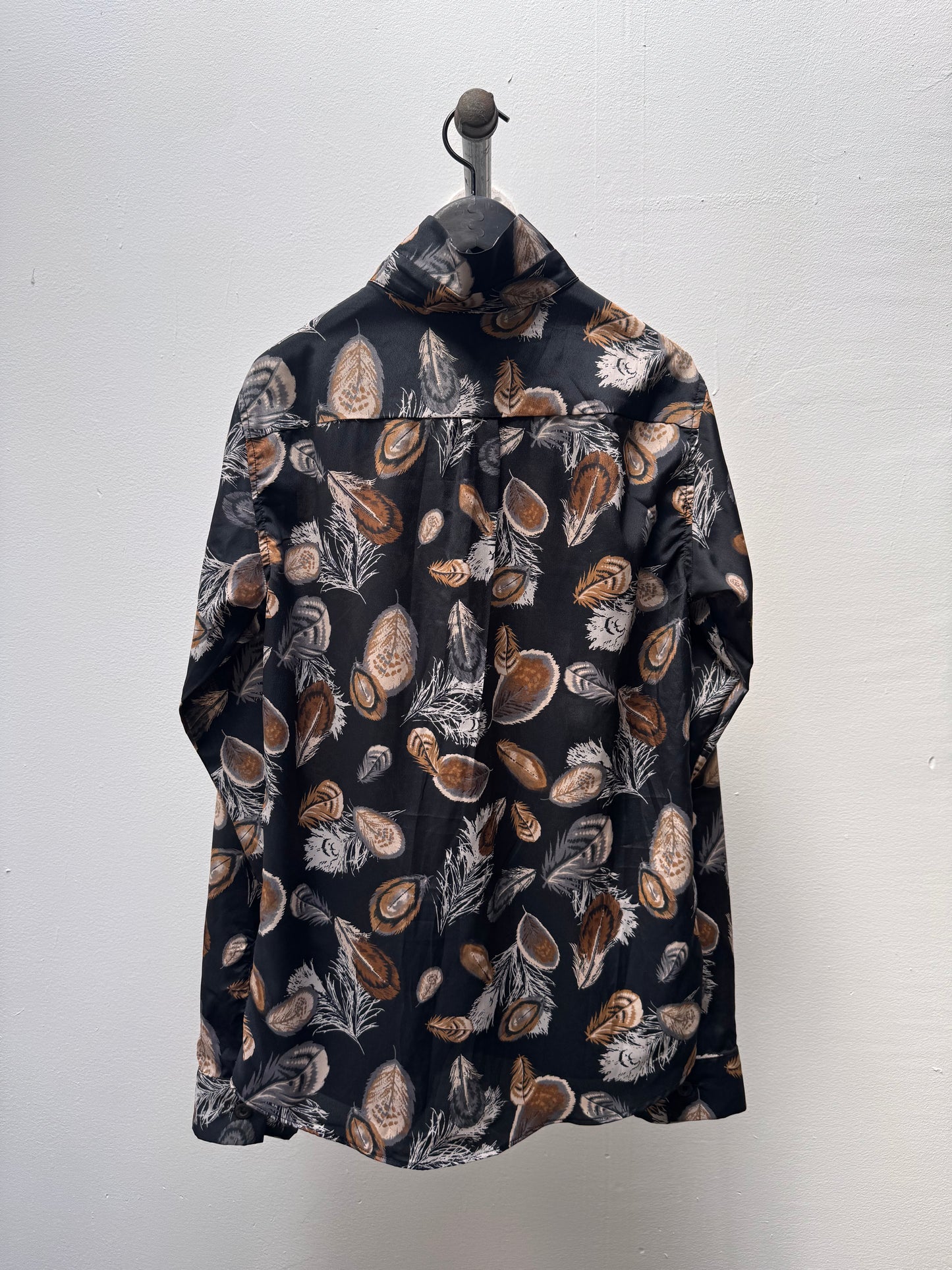 FW25 || CLASSIC FIT SILK SHIRT || 100% SILK FEATHER PRINT