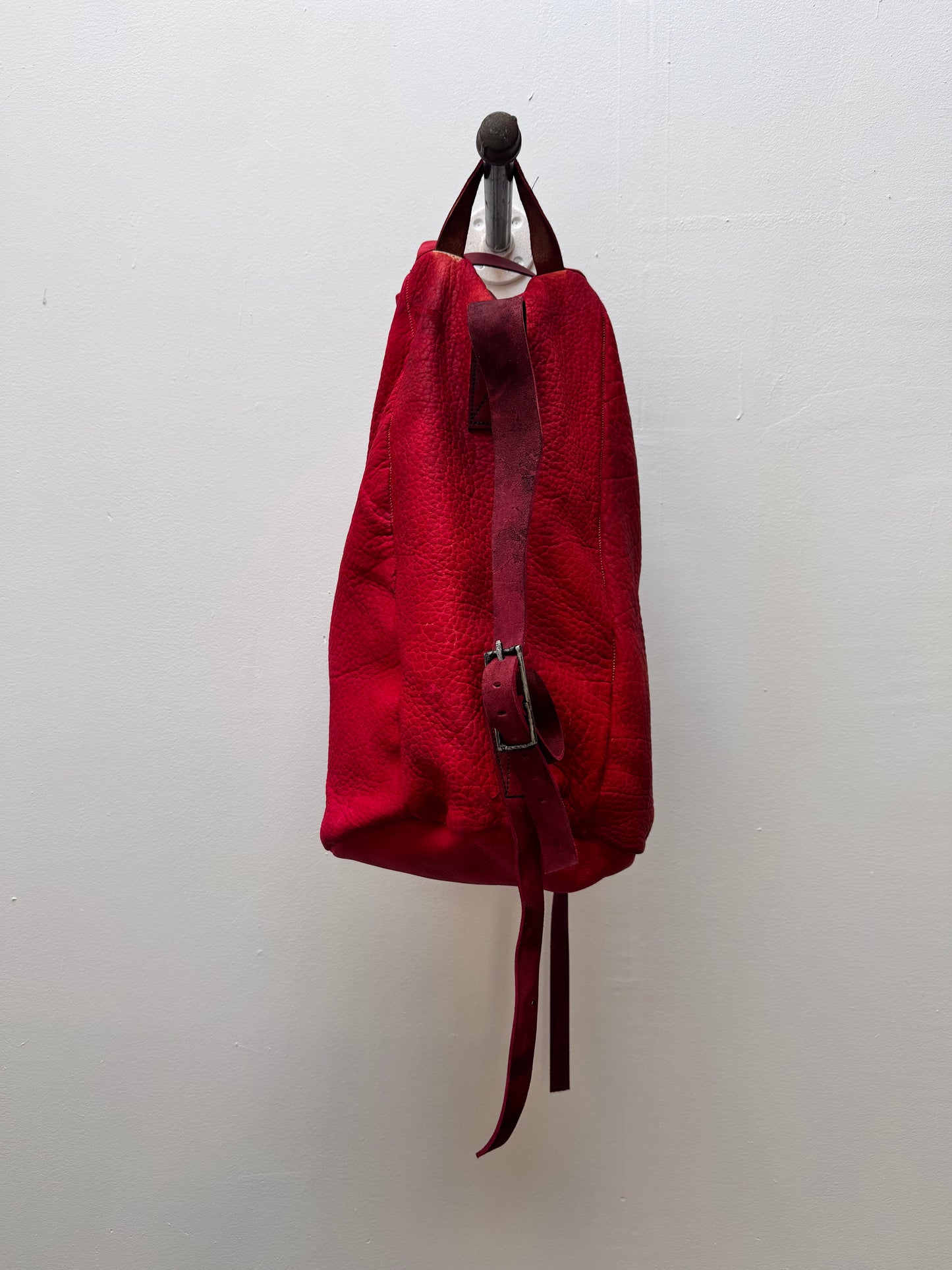 FW25 || ONE SHOULDER SLING BAG || RED BISON